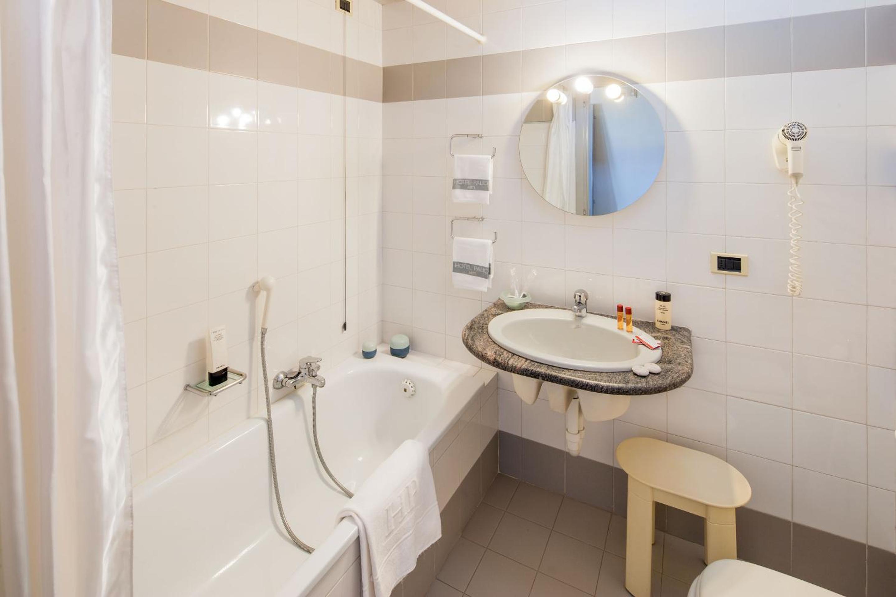 Classic Triple Room - Photo 2