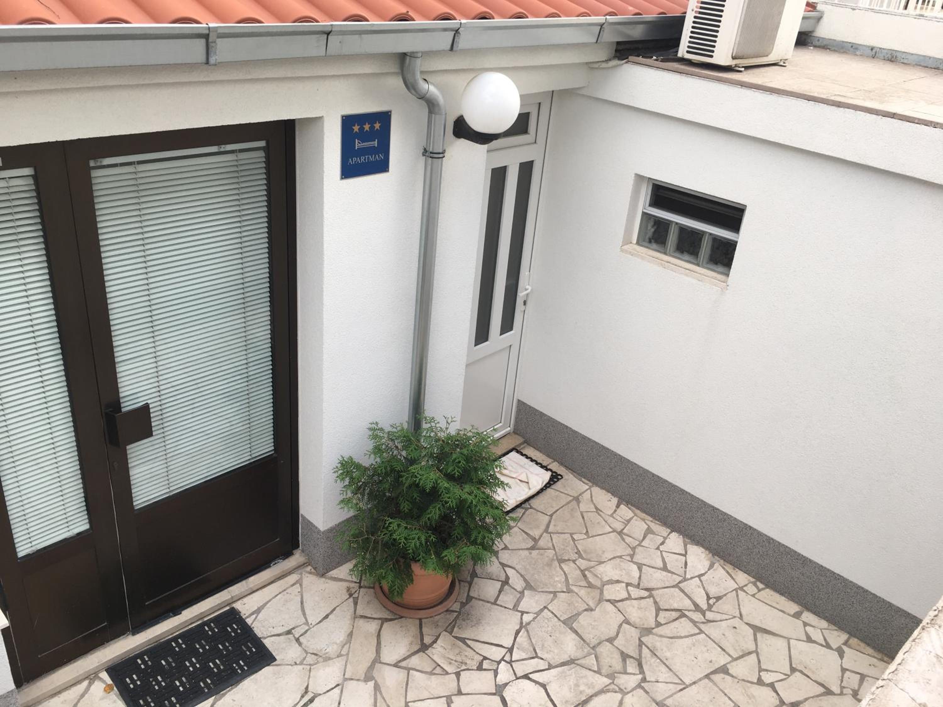 One-Bedroom Apartment (2 Adults)