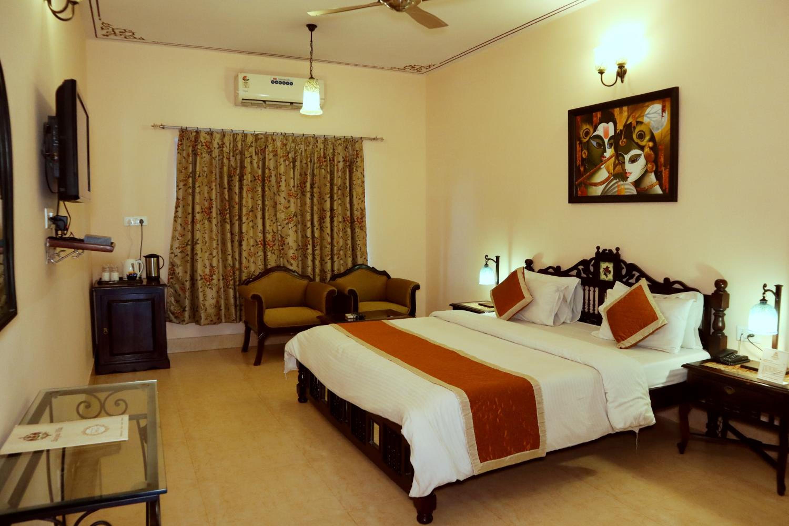 Junior Suite – Includes free pickup from airport/ train station / bus station via tuk-tuk, & a dedicated travel desk to assist with local sightseeing tours, intercity travel arrangements & activities. - Photo 21