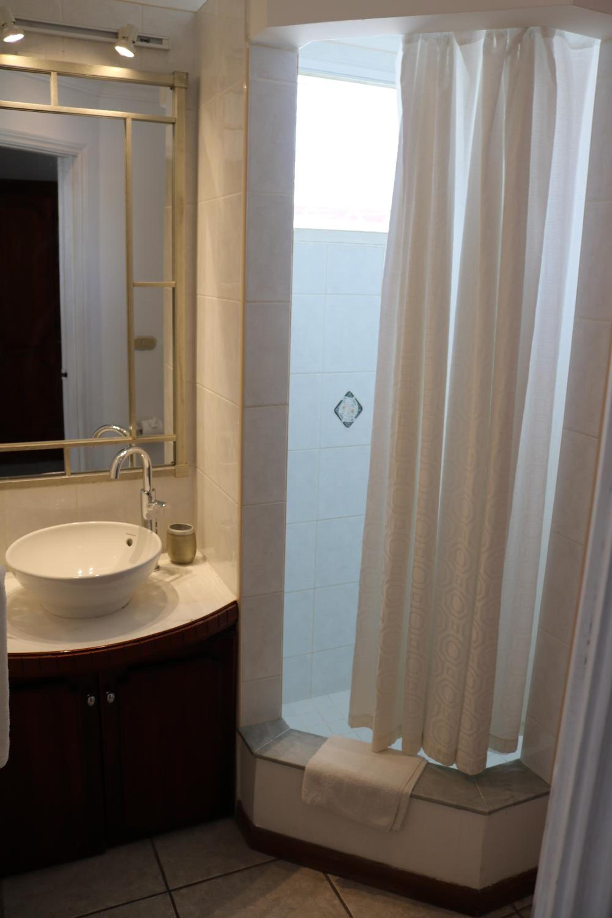 Standard Double Room photo 3