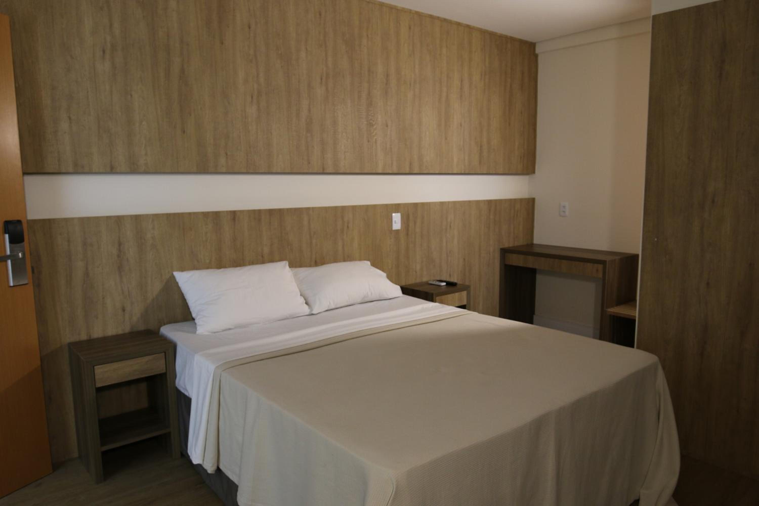 Deluxe Double Room with Balcony photo 2