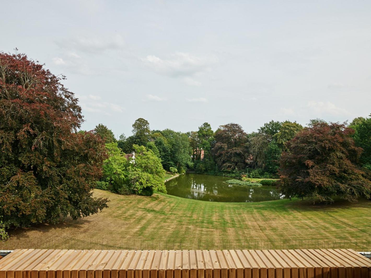 Deluxe Family Room - Photo 7