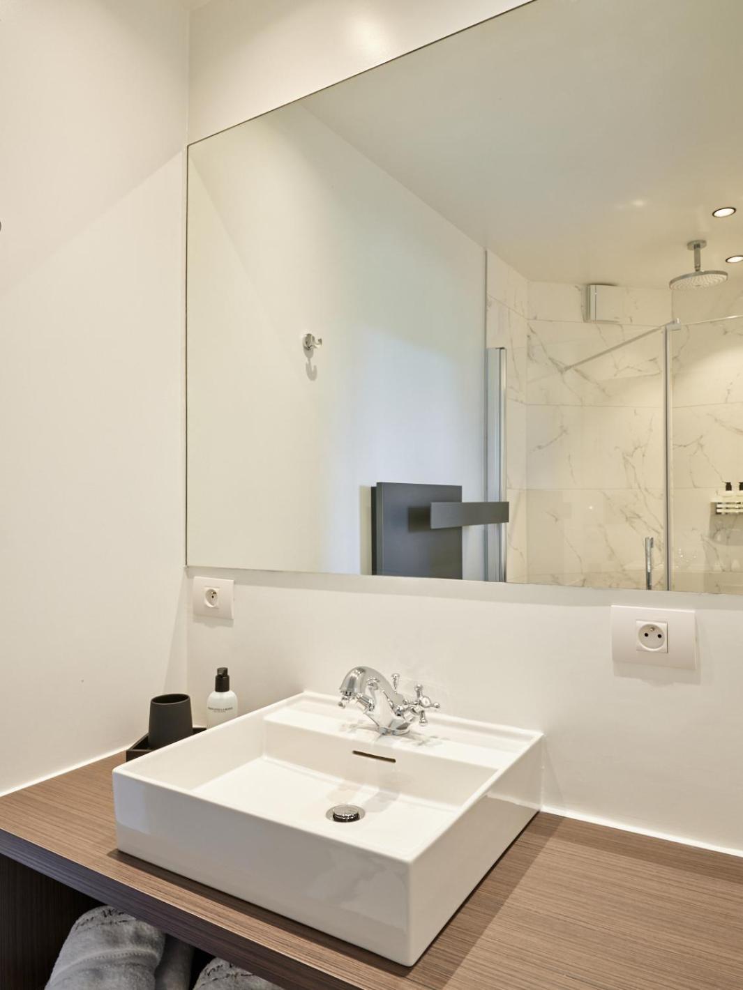 Standard Double Room - Photo 3