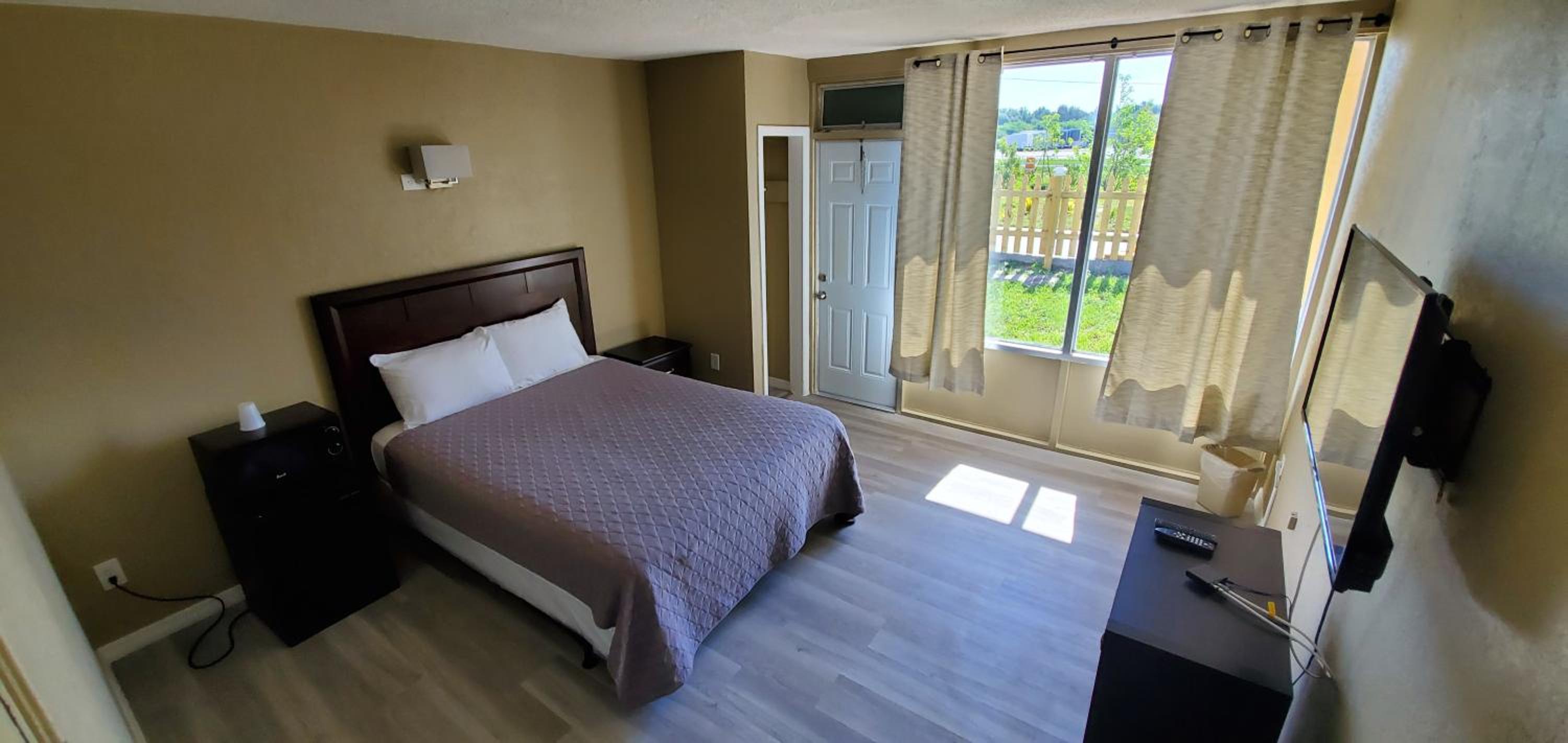 Queen Room - Photo 2