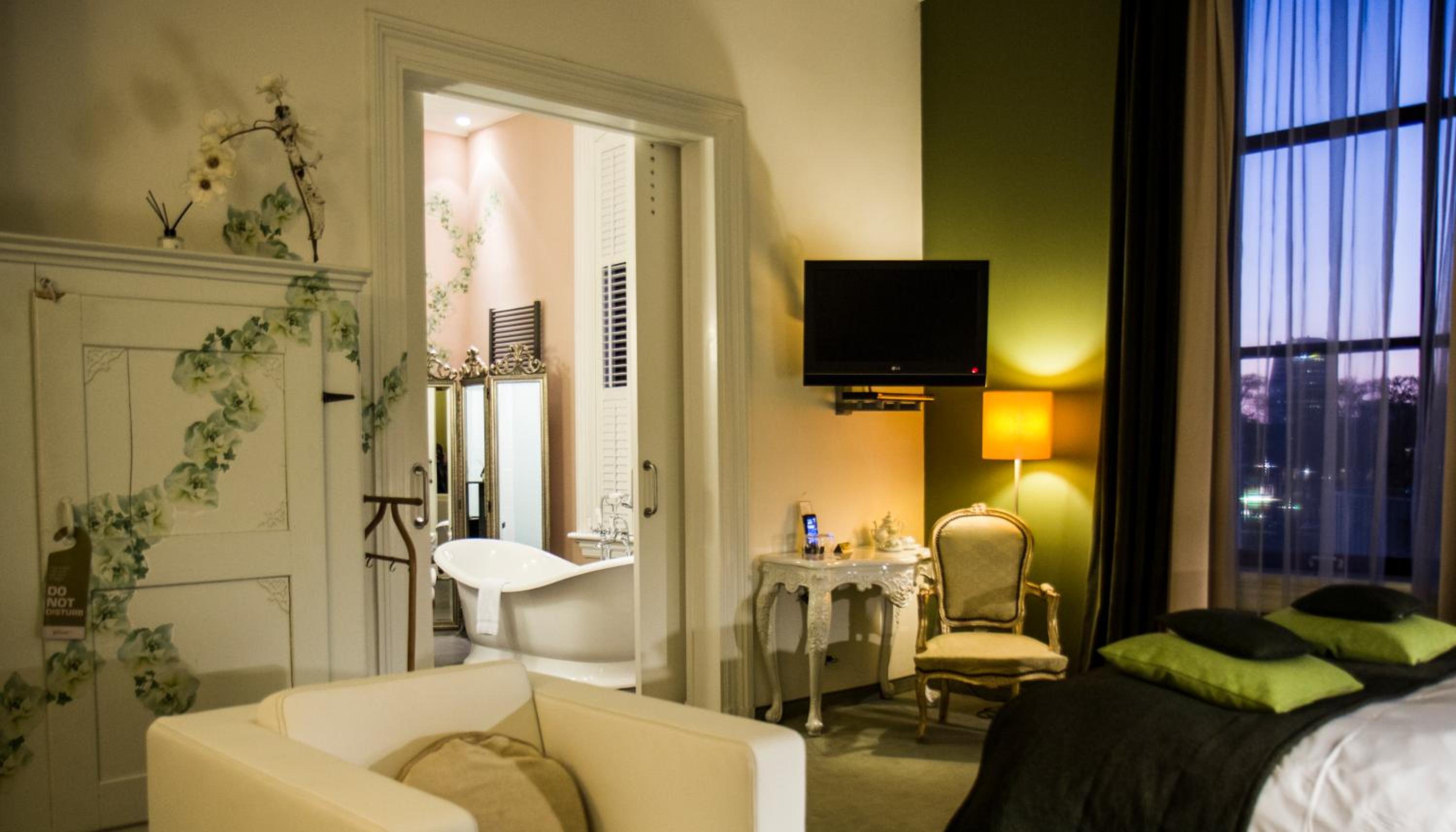 Large Suite