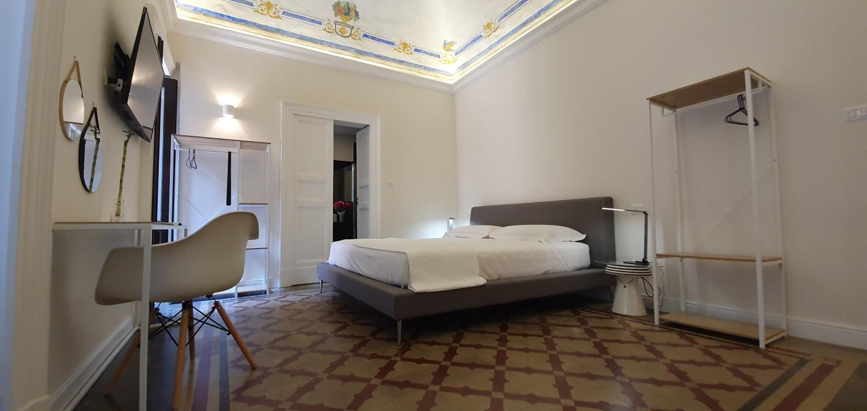 King Suite with Balcony photo 3