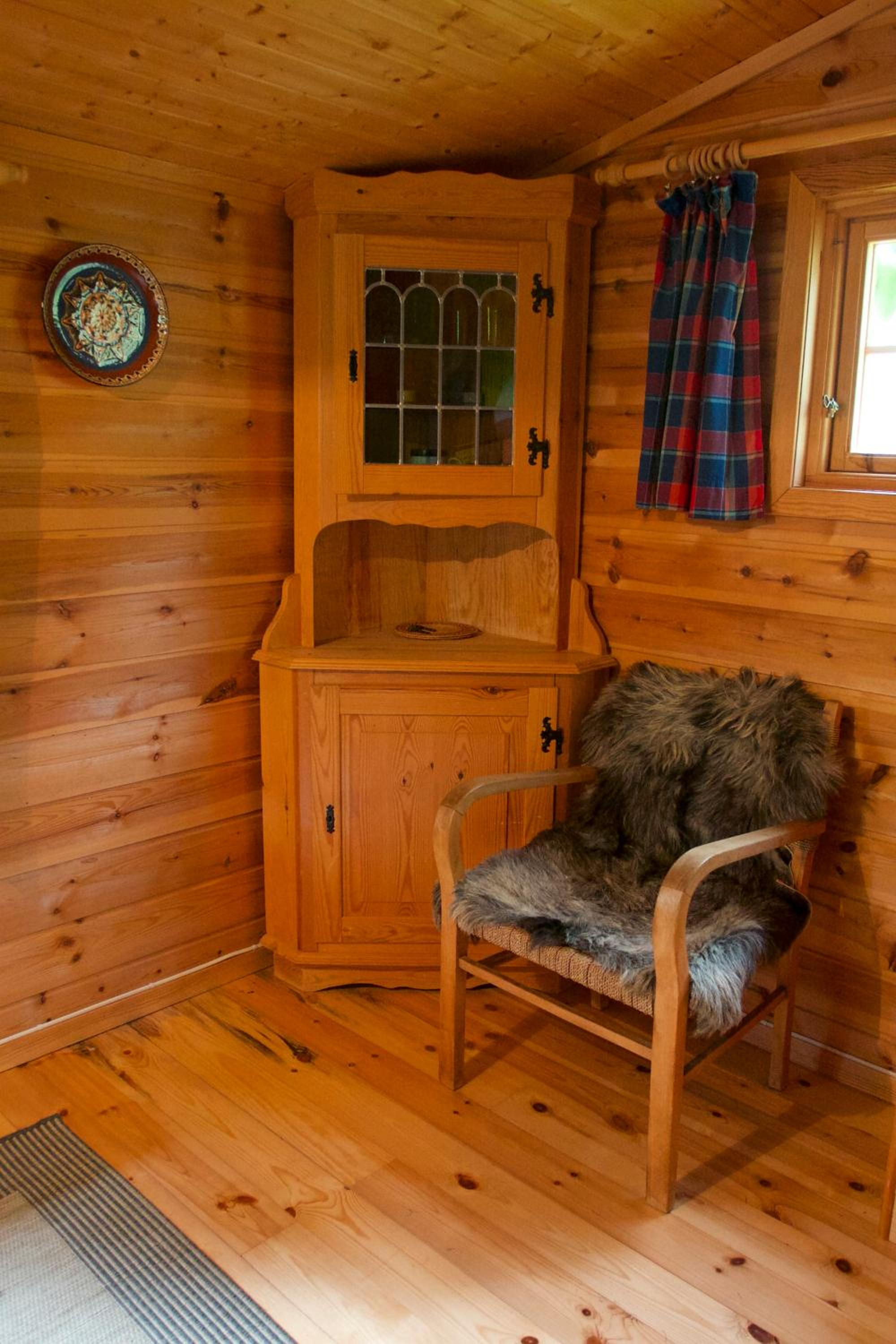 Two-Bedroom Cottage - Photo 7