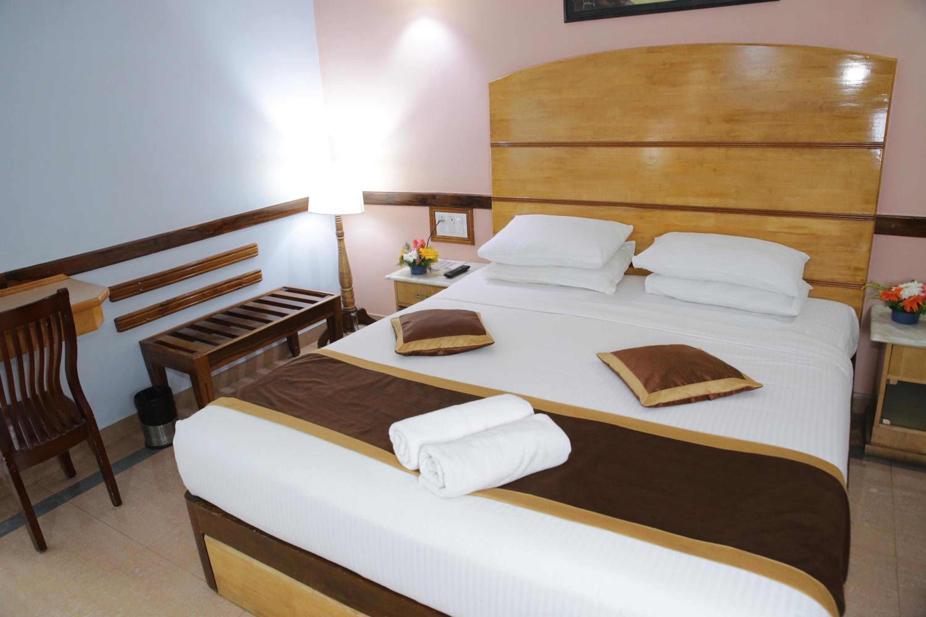 Deluxe Room - Photo 11
