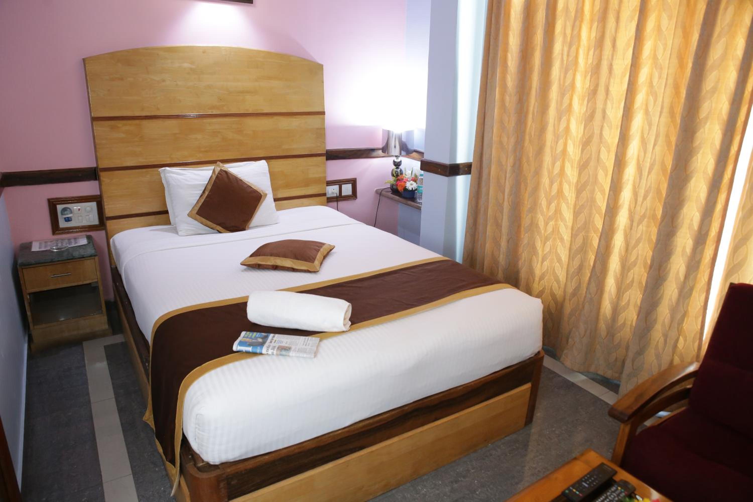 Deluxe Room - Photo 16