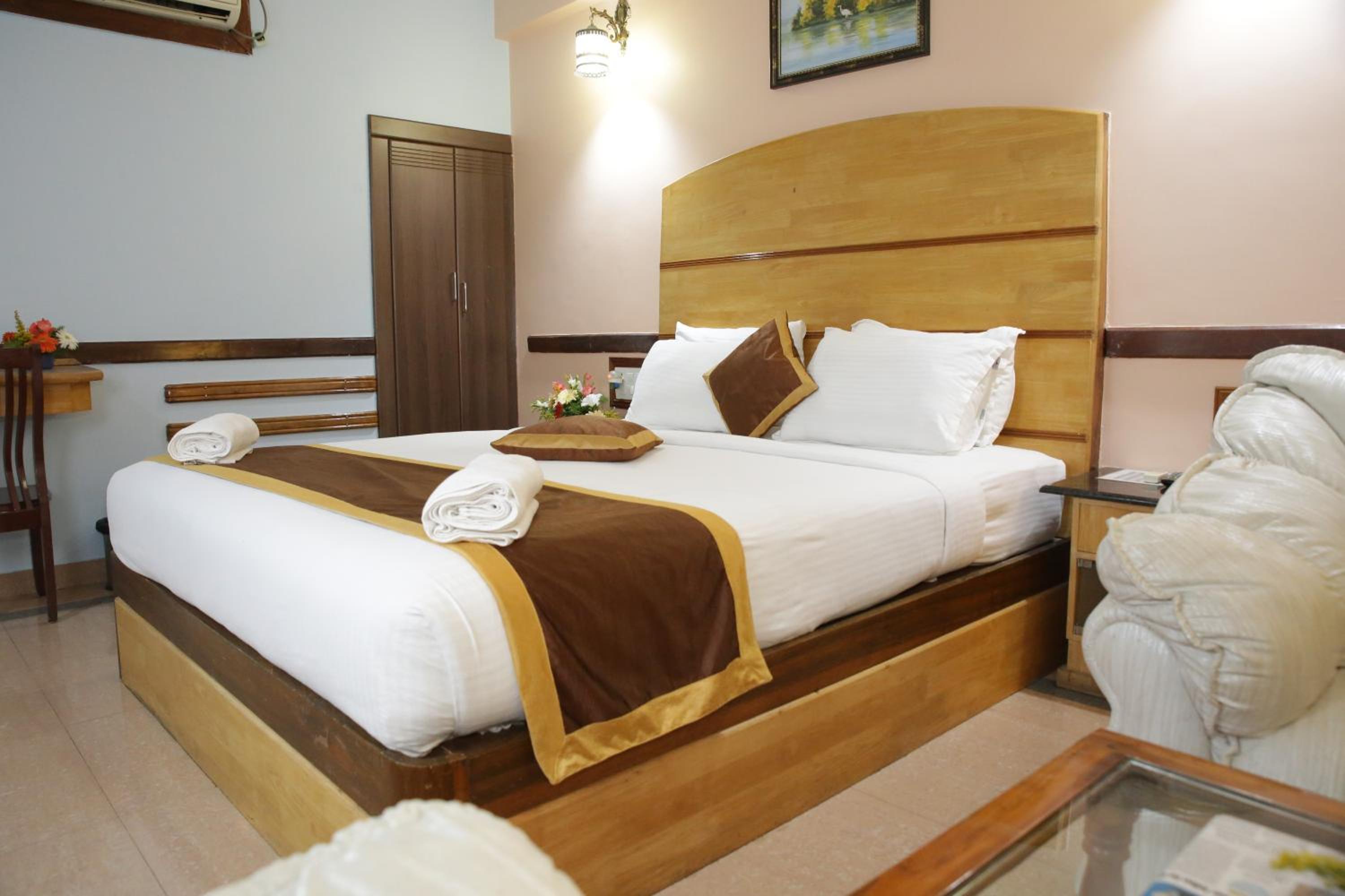 Deluxe Room - Photo 6