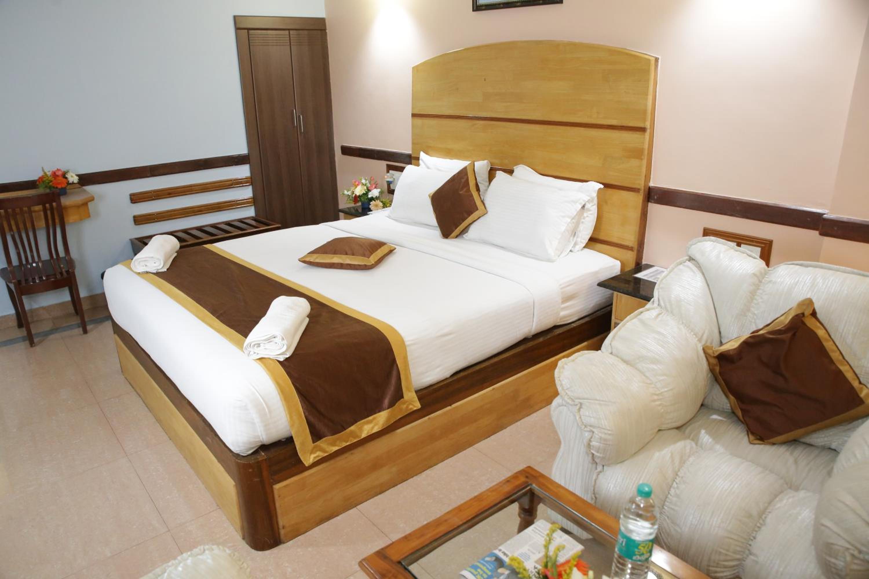 Deluxe Room - Photo 5