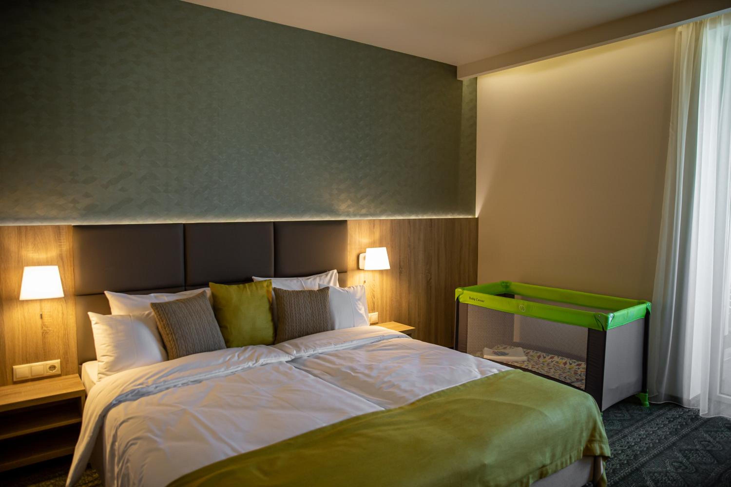 King Room with Balcony - Photo 1