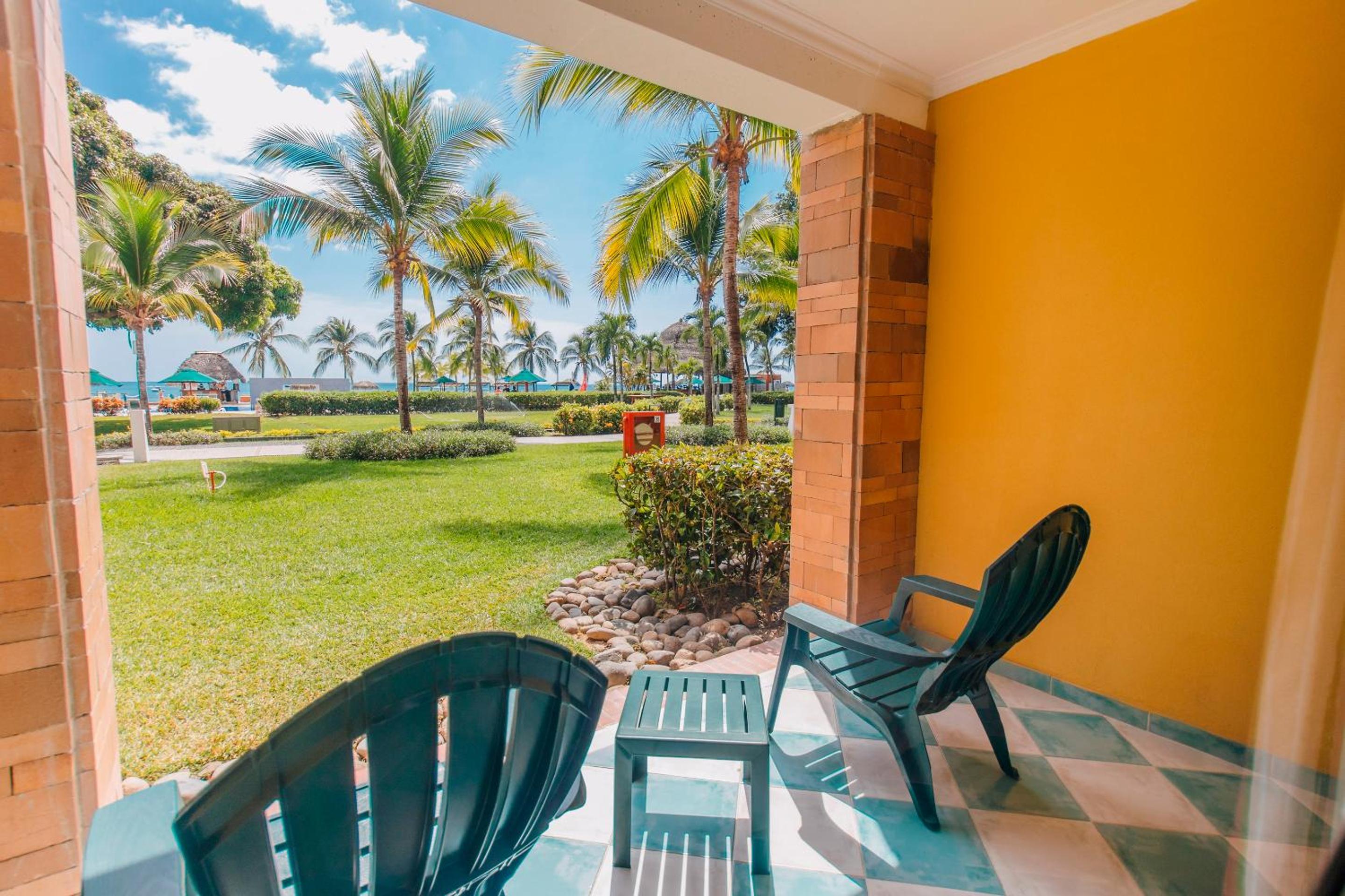 Garden View, 2 Double Beds - Photo 6
