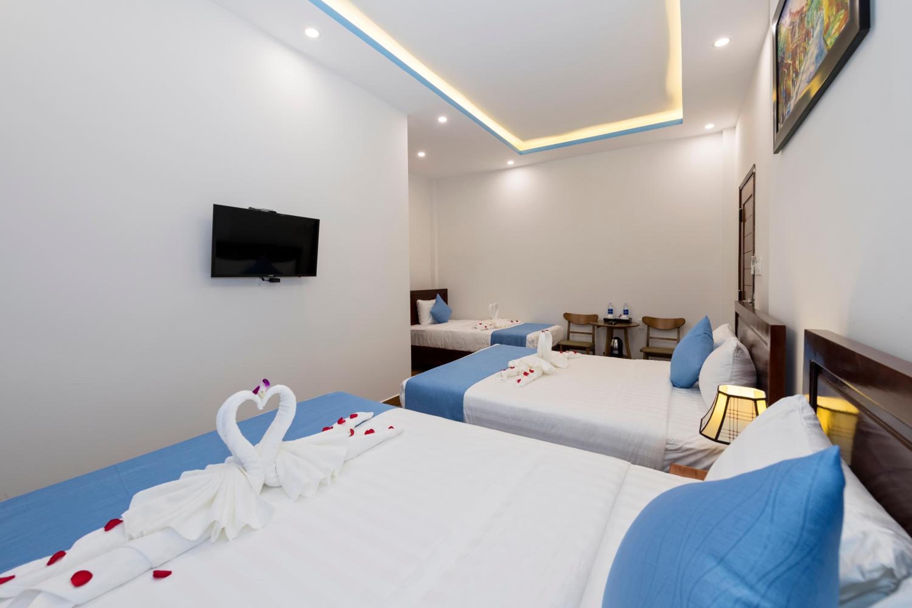 Deluxe Family Room - Photo 1