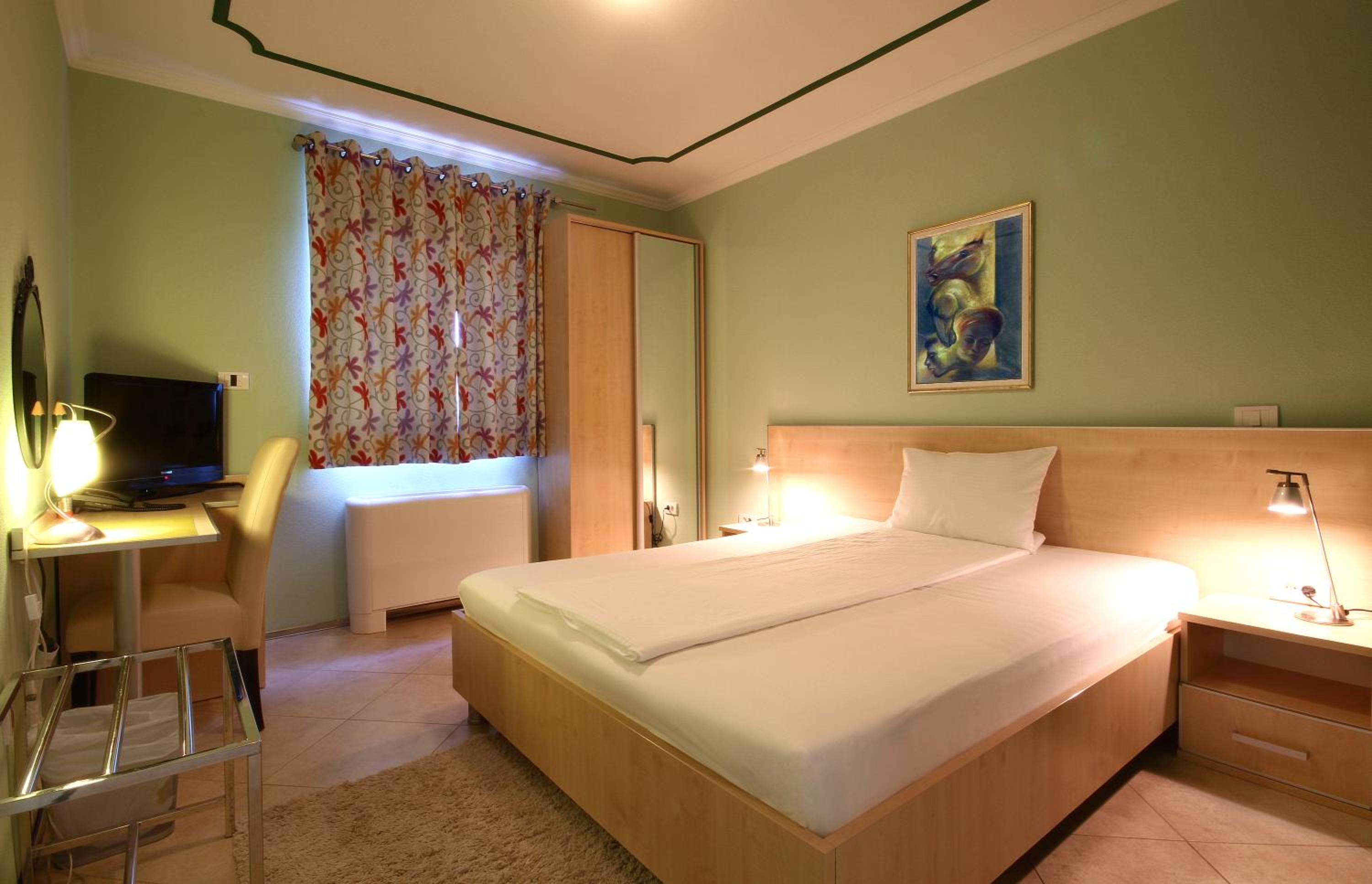 Standard Room photo 1