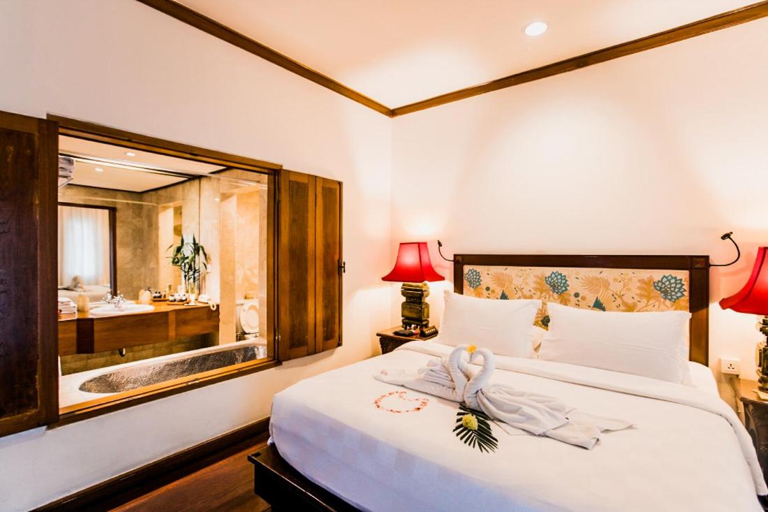 Honey Moonlight Suite