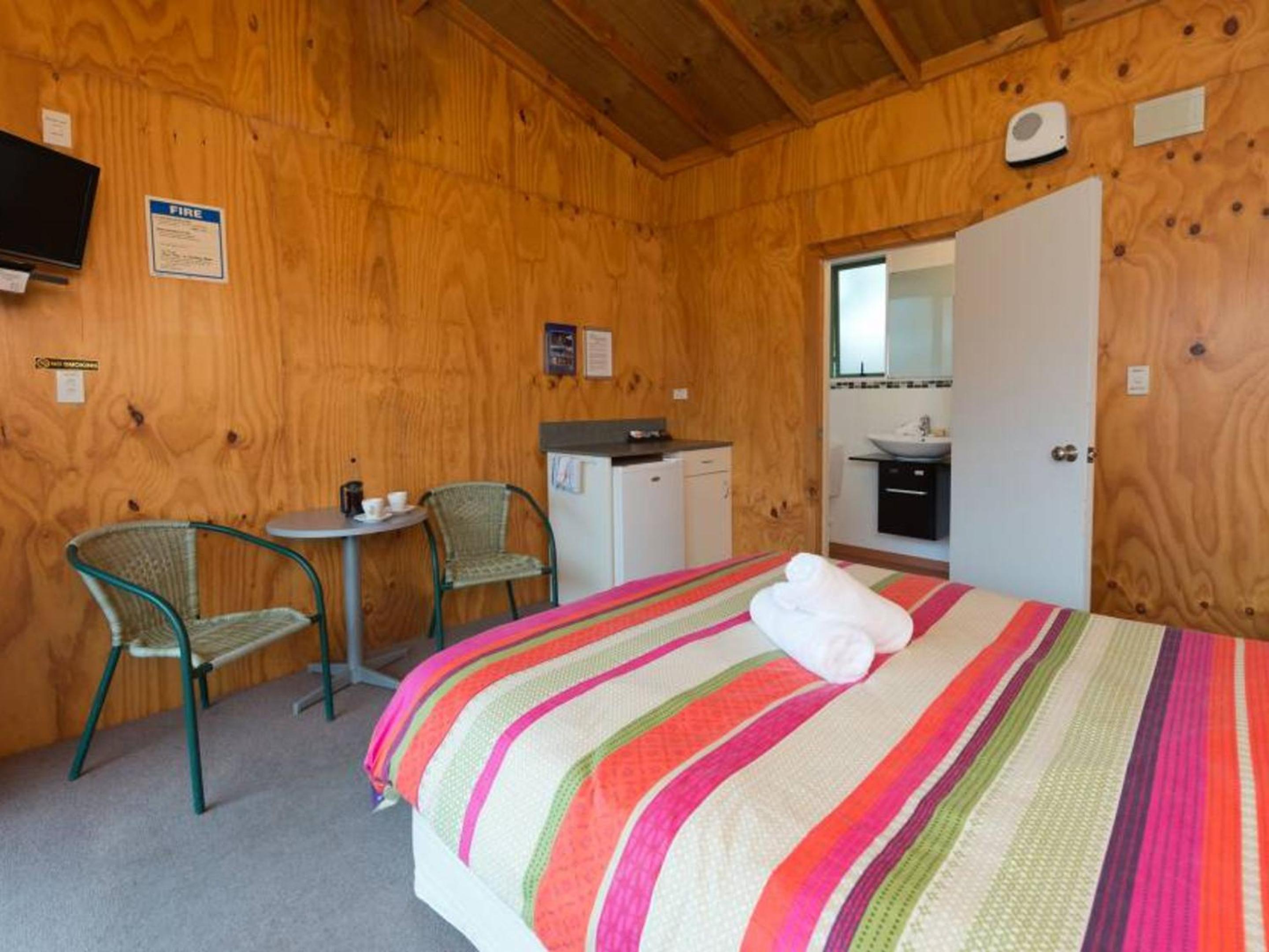 Deluxe Cabin with Ensuite (2 People) photo 2