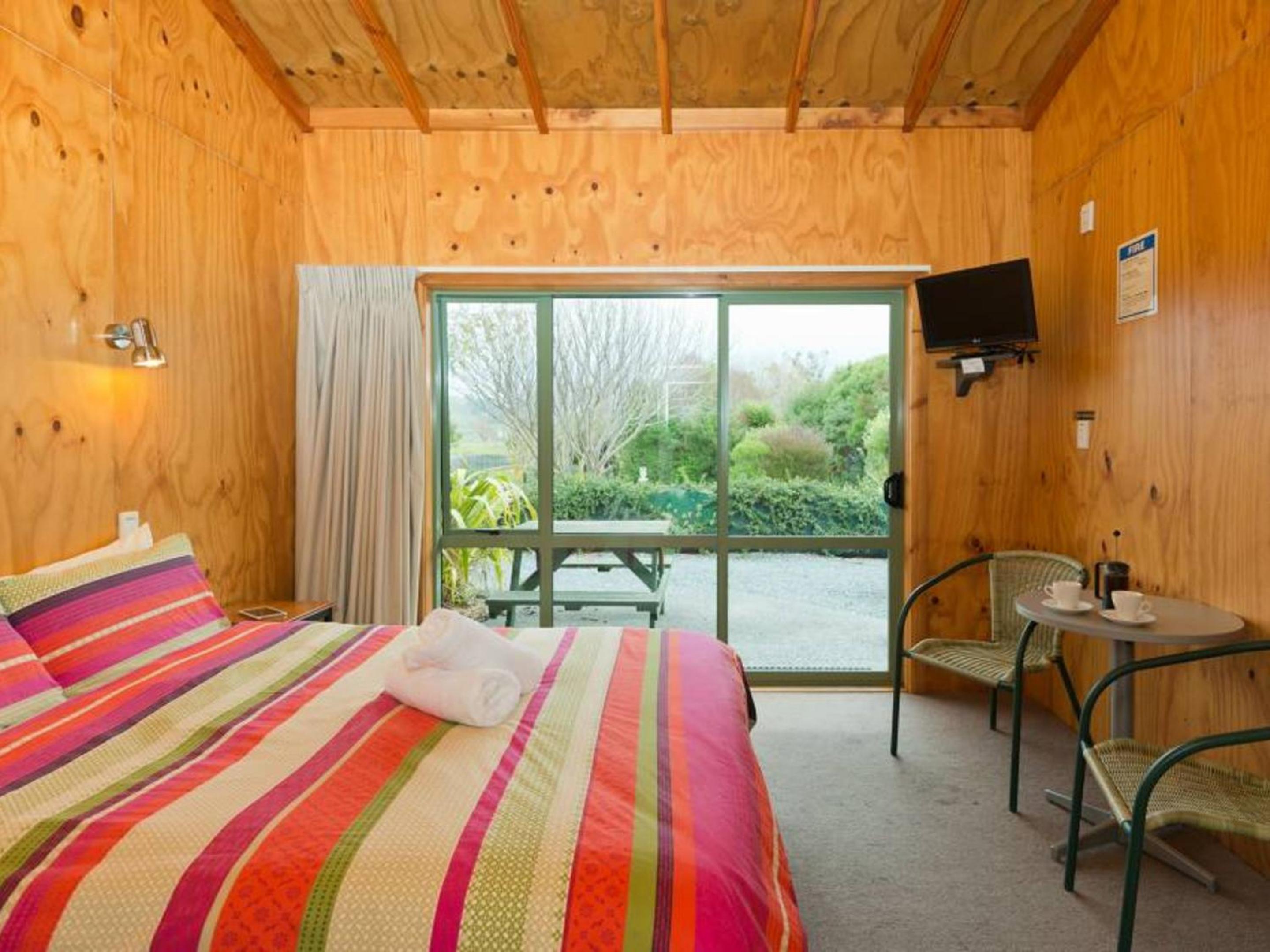 Deluxe Cabin with Ensuite (2 People) photo 1