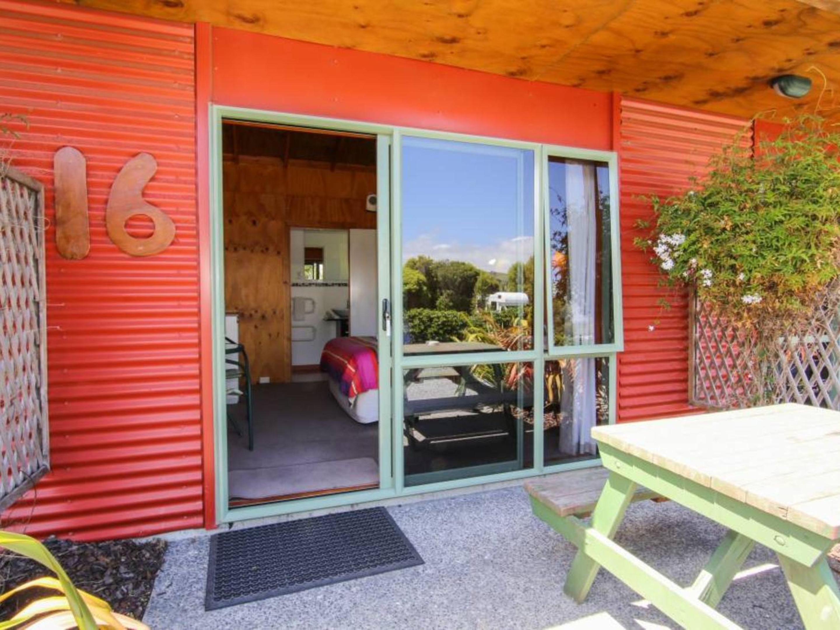 Deluxe Cabin with Ensuite (4 People) photo 3