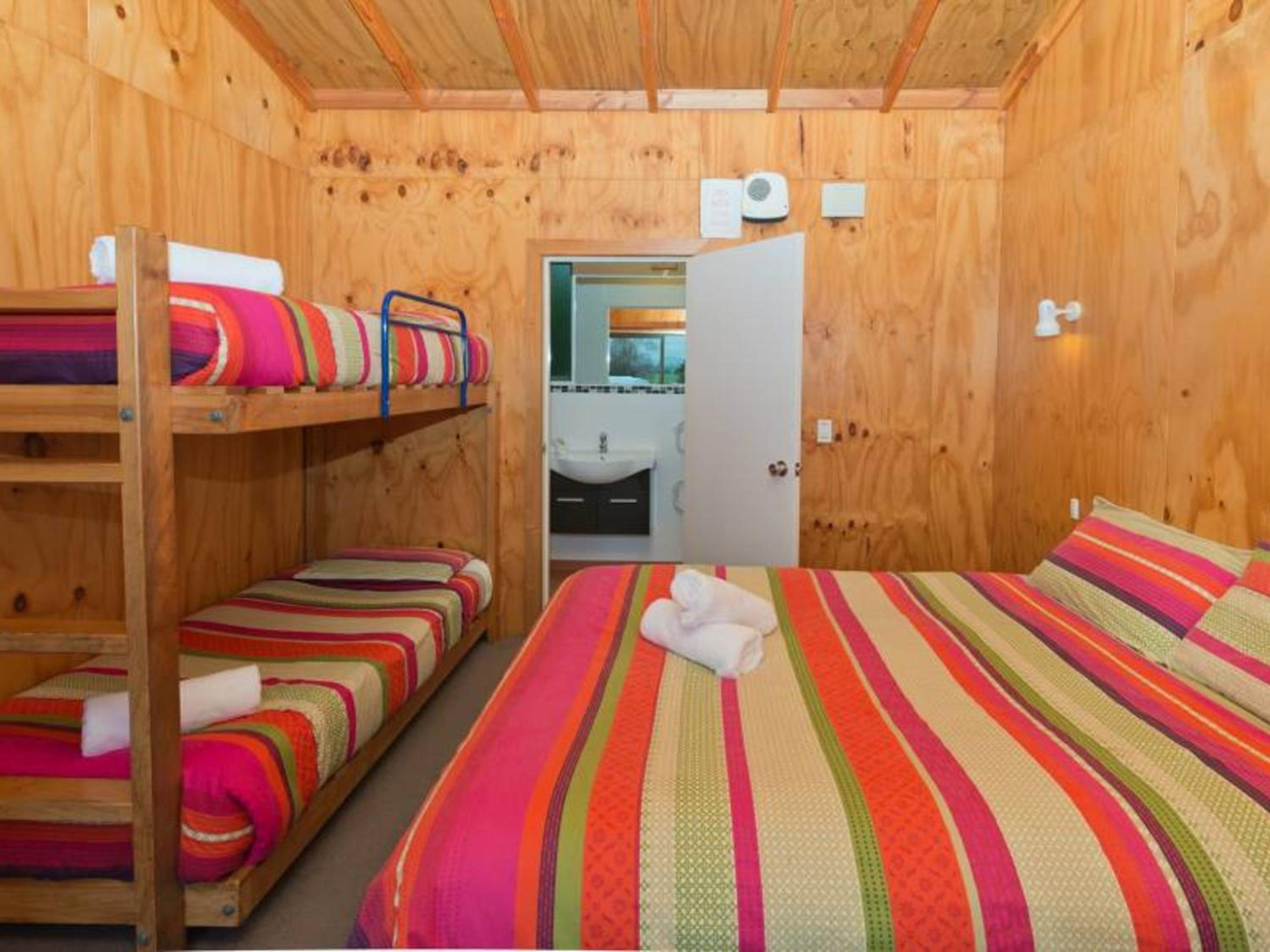 Deluxe Cabin with Ensuite (4 People) photo 1