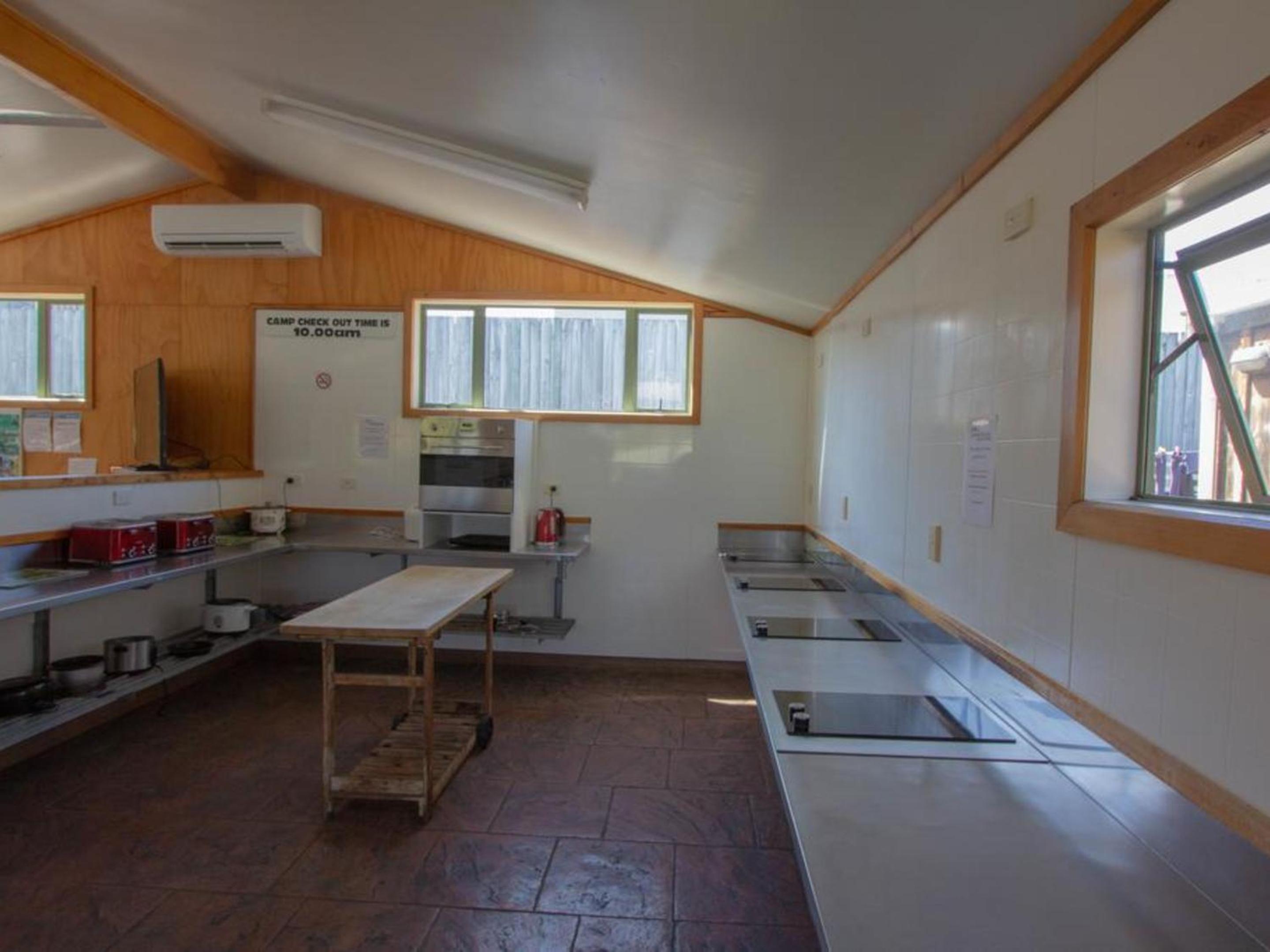 Standard Cabin with Shared Bathroom (2 People) photo 2