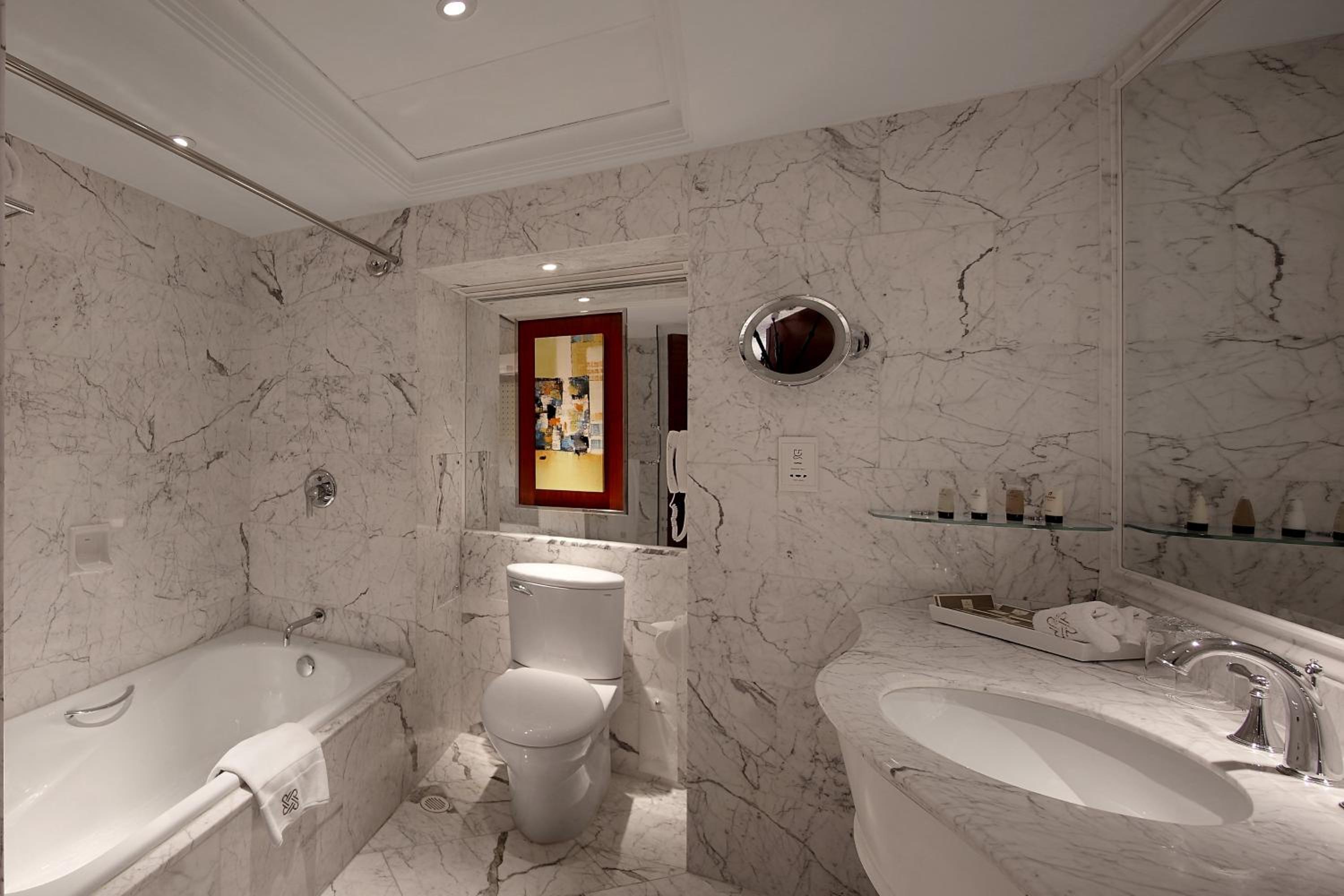 Royal Premier Twin Room - Photo 3