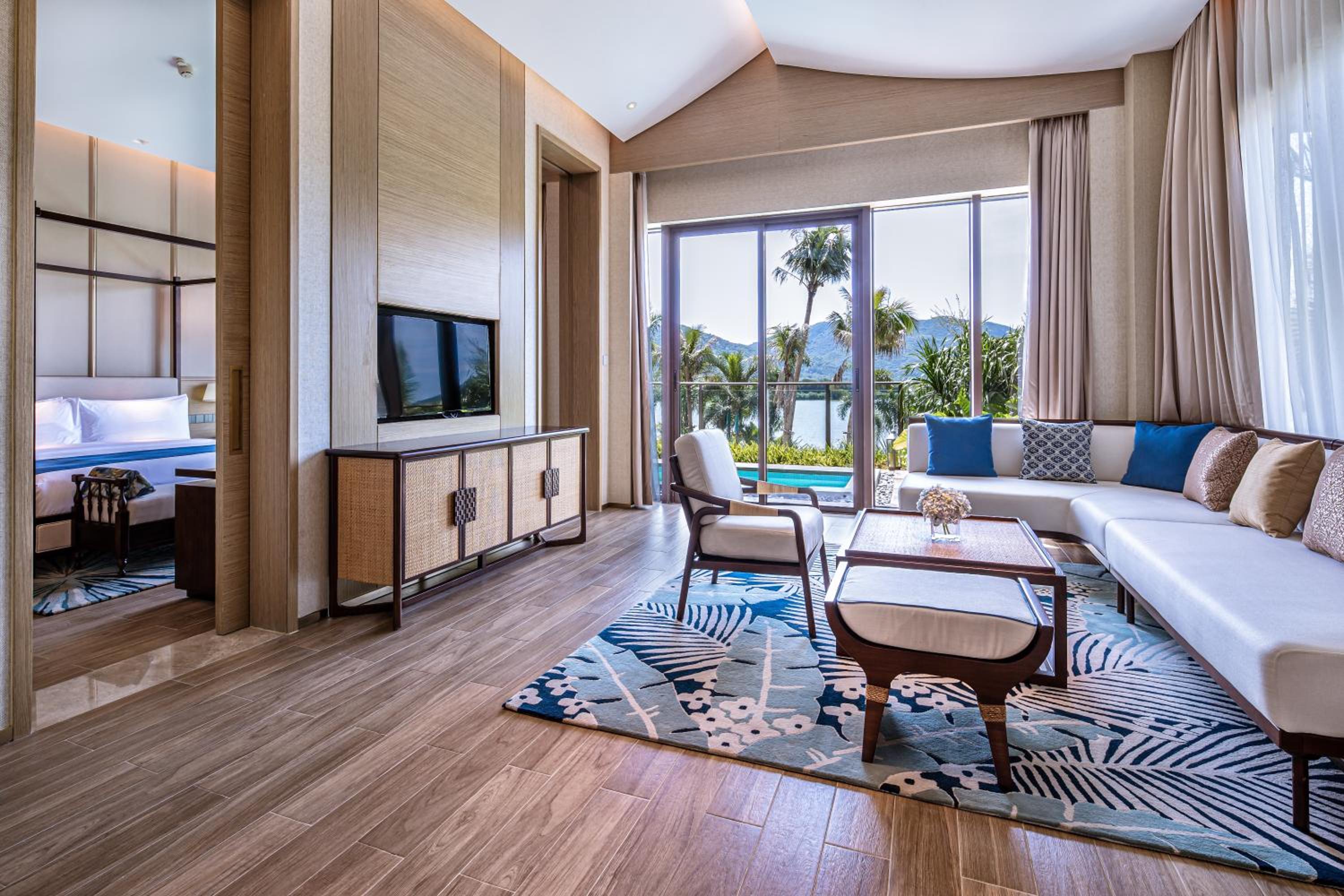 Superior Jacuzzi Villa photo 2