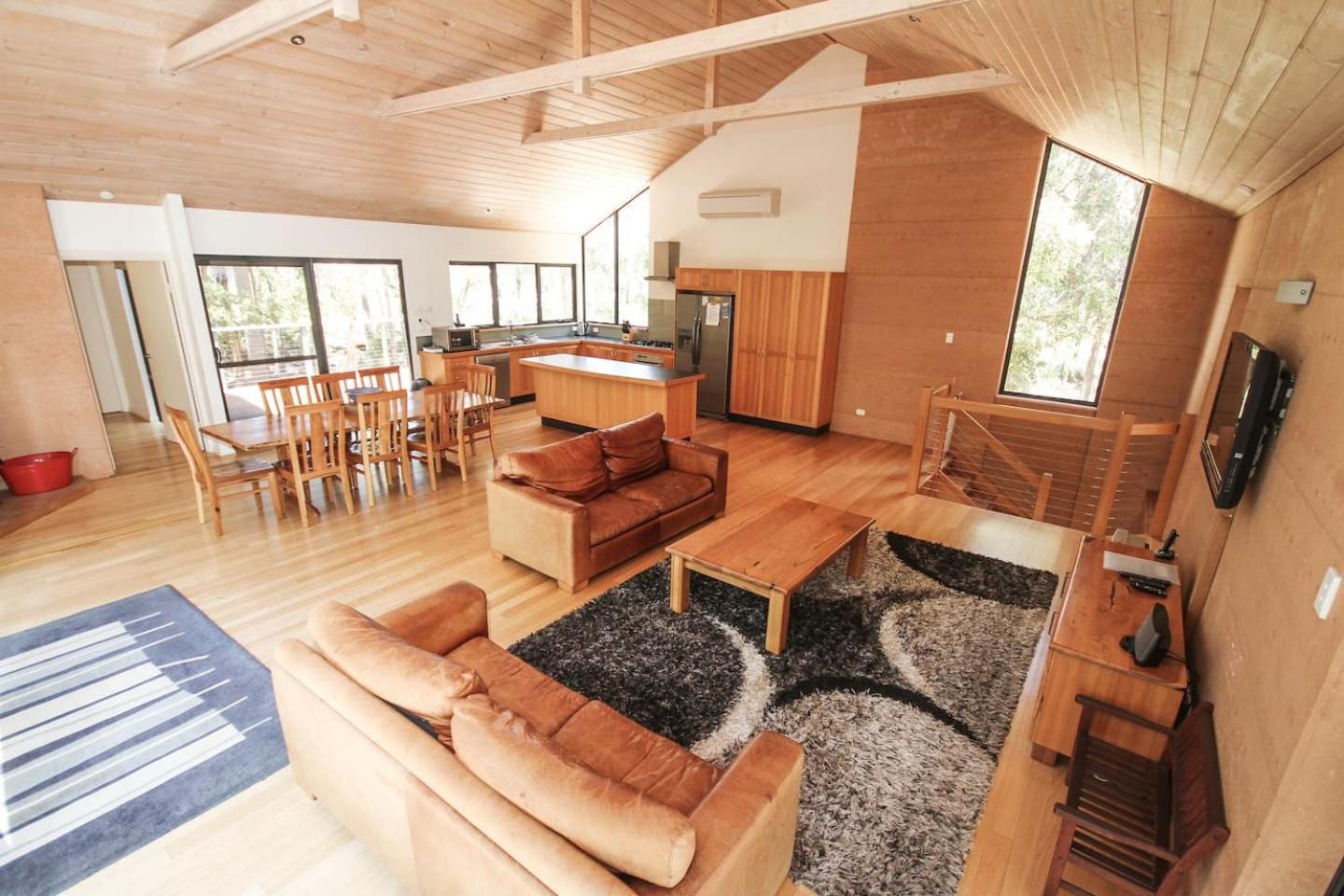 Three-Bedroom House photo 1