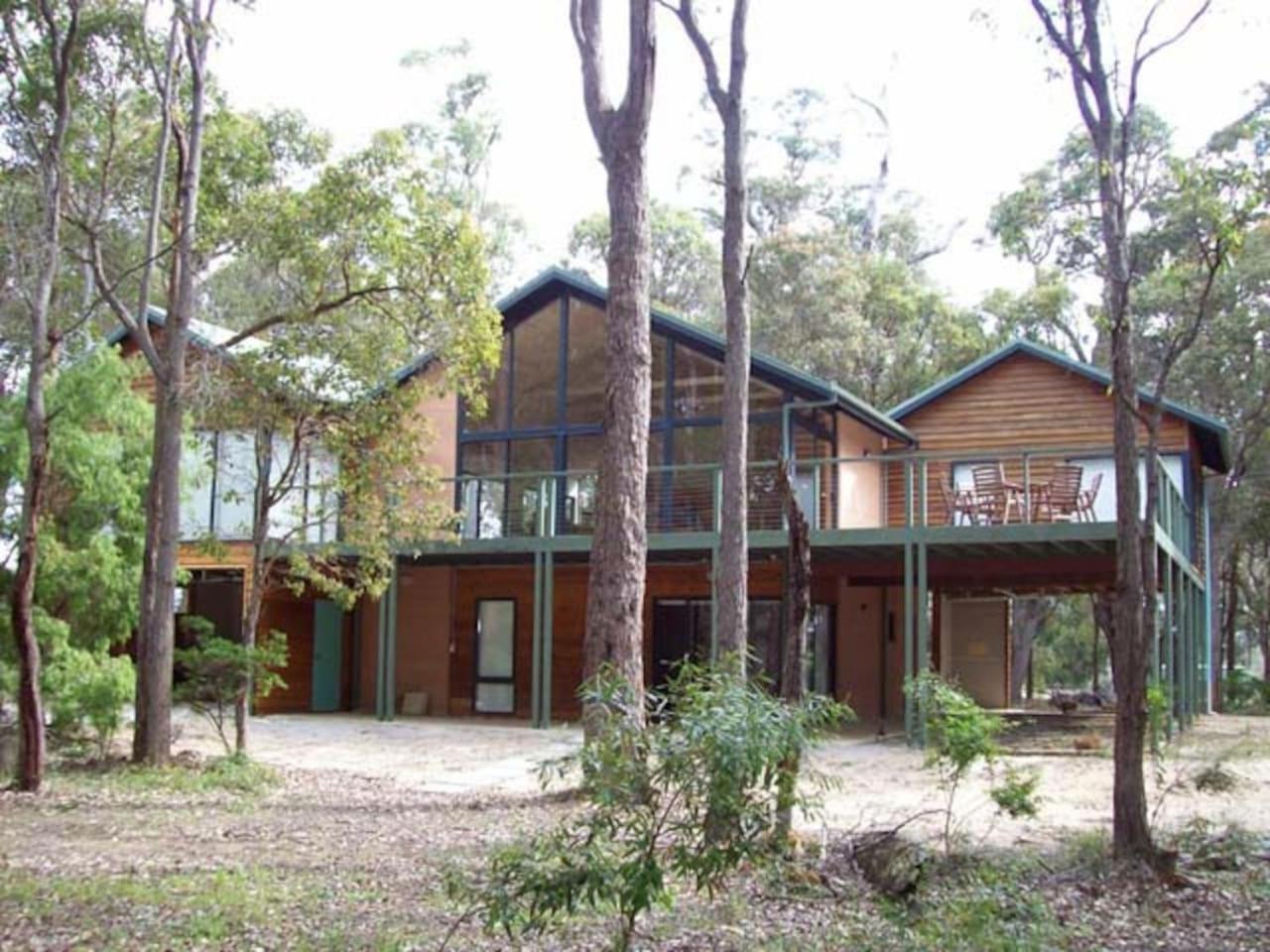Three-Bedroom House photo 3