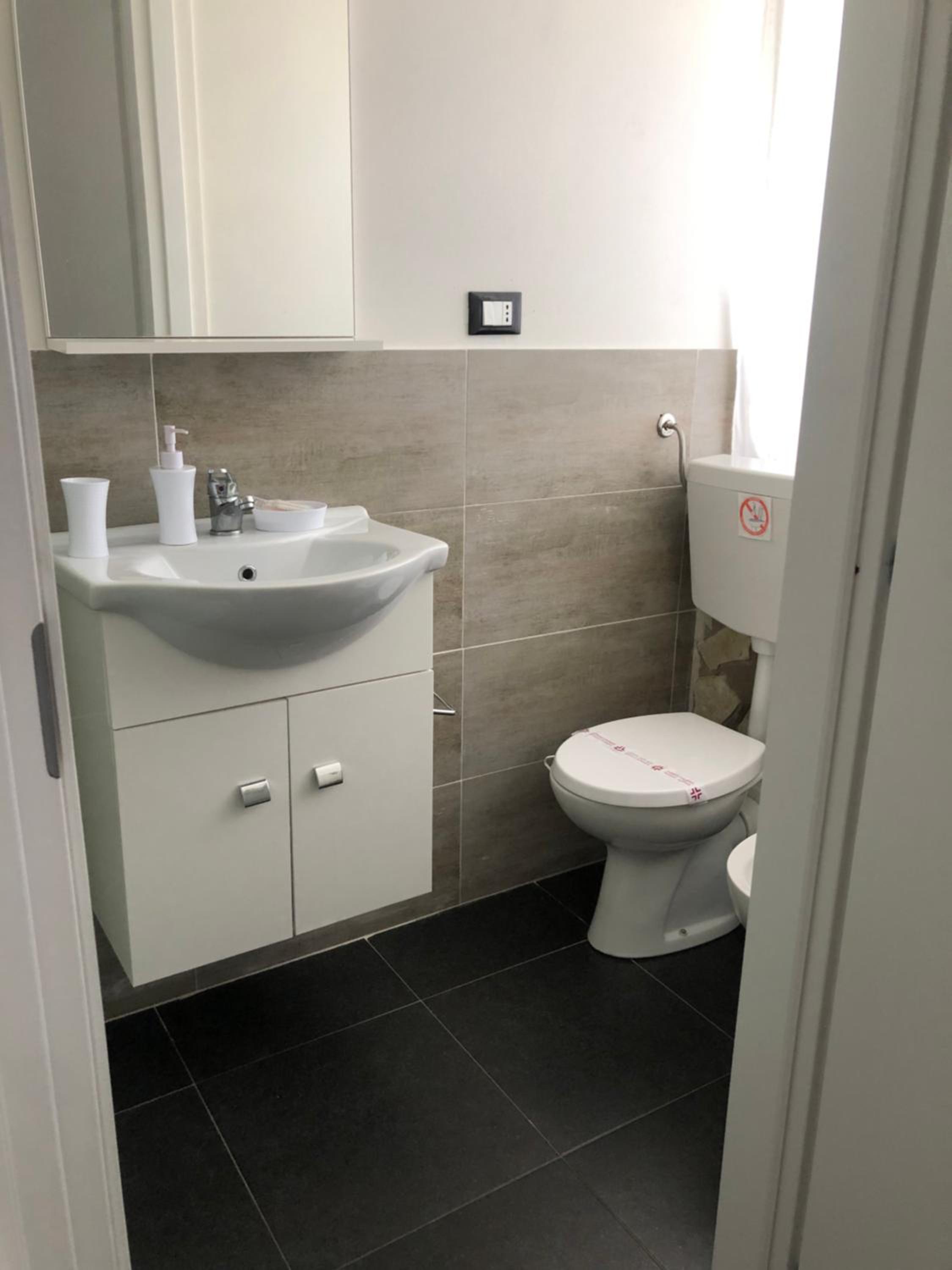 Double Room - Photo 11