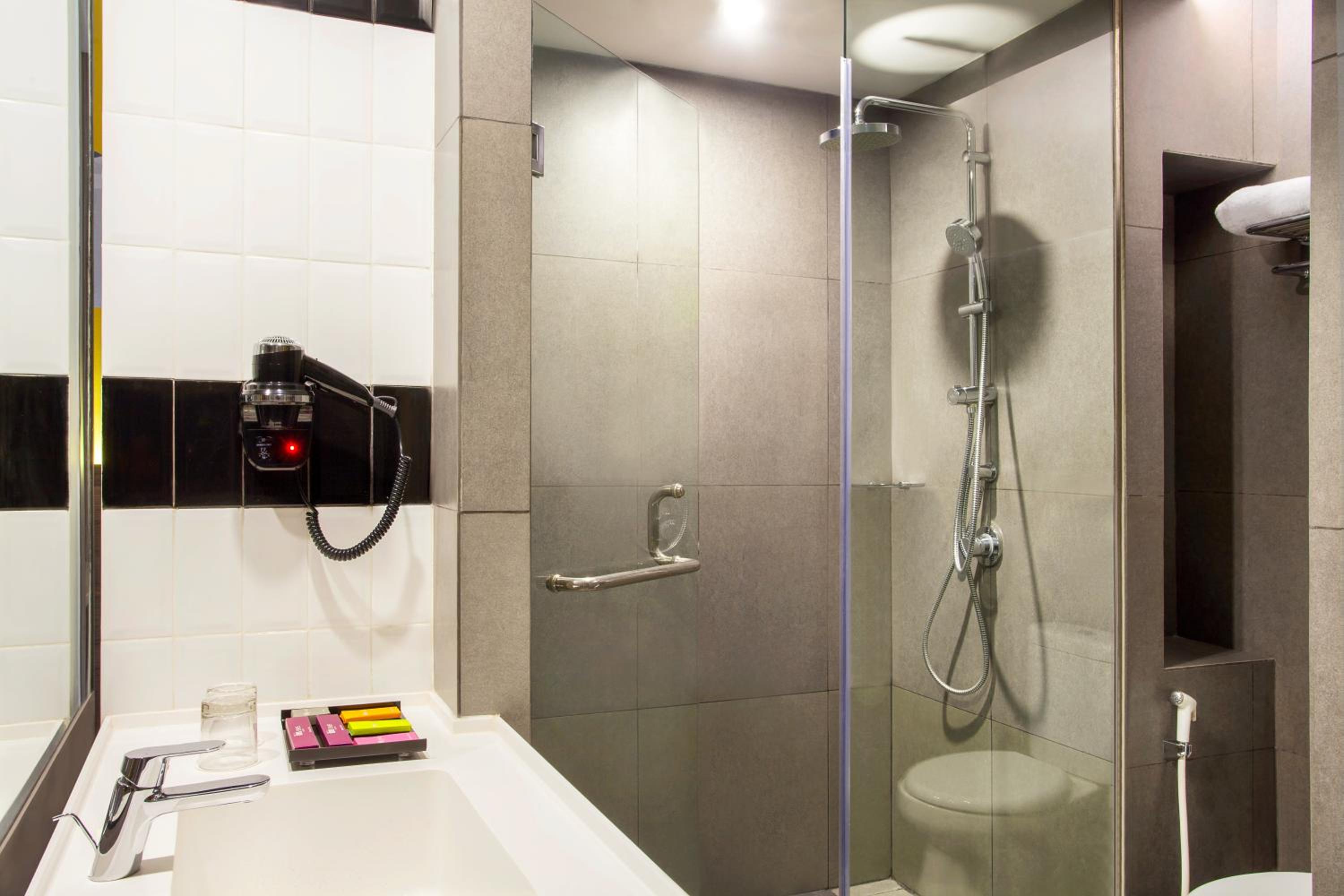Deluxe Queen Room with Sofa and 20% Spa Discount - Photo 4
