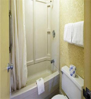 Queen Room - Photo 3