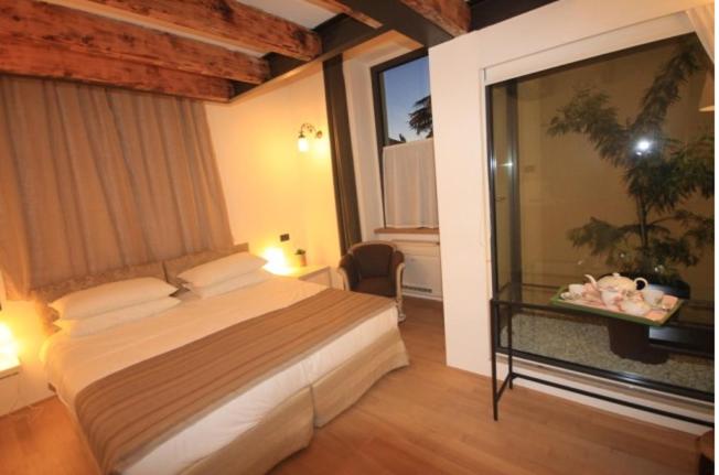Double or Twin Room - Photo 1