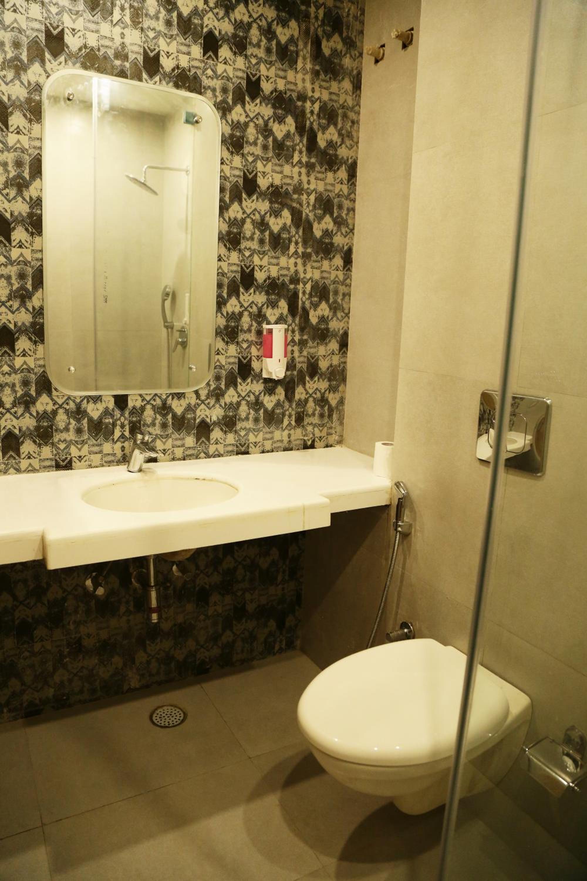 Deluxe Room - Photo 3