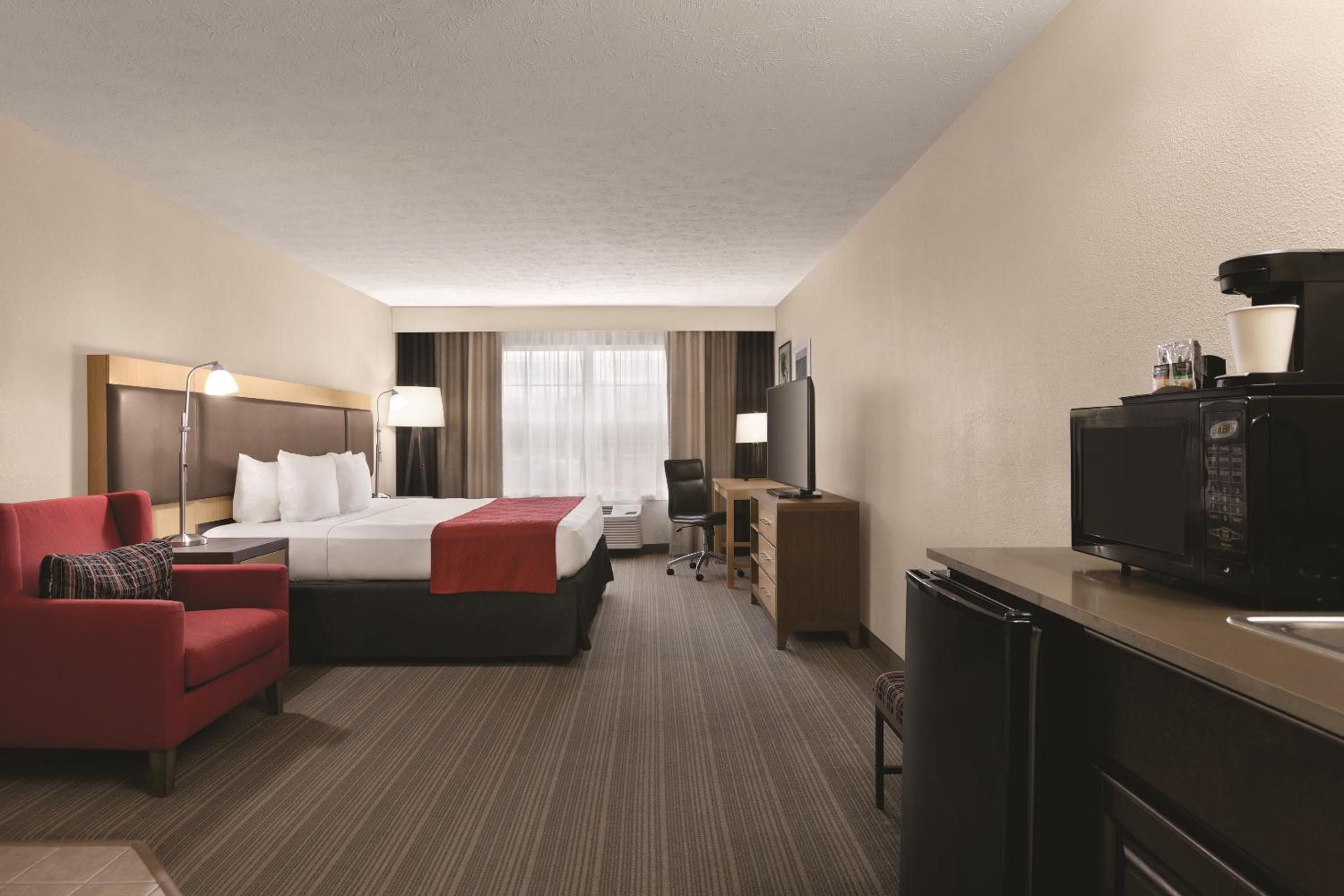 King Suite with Spa Bath photo 1