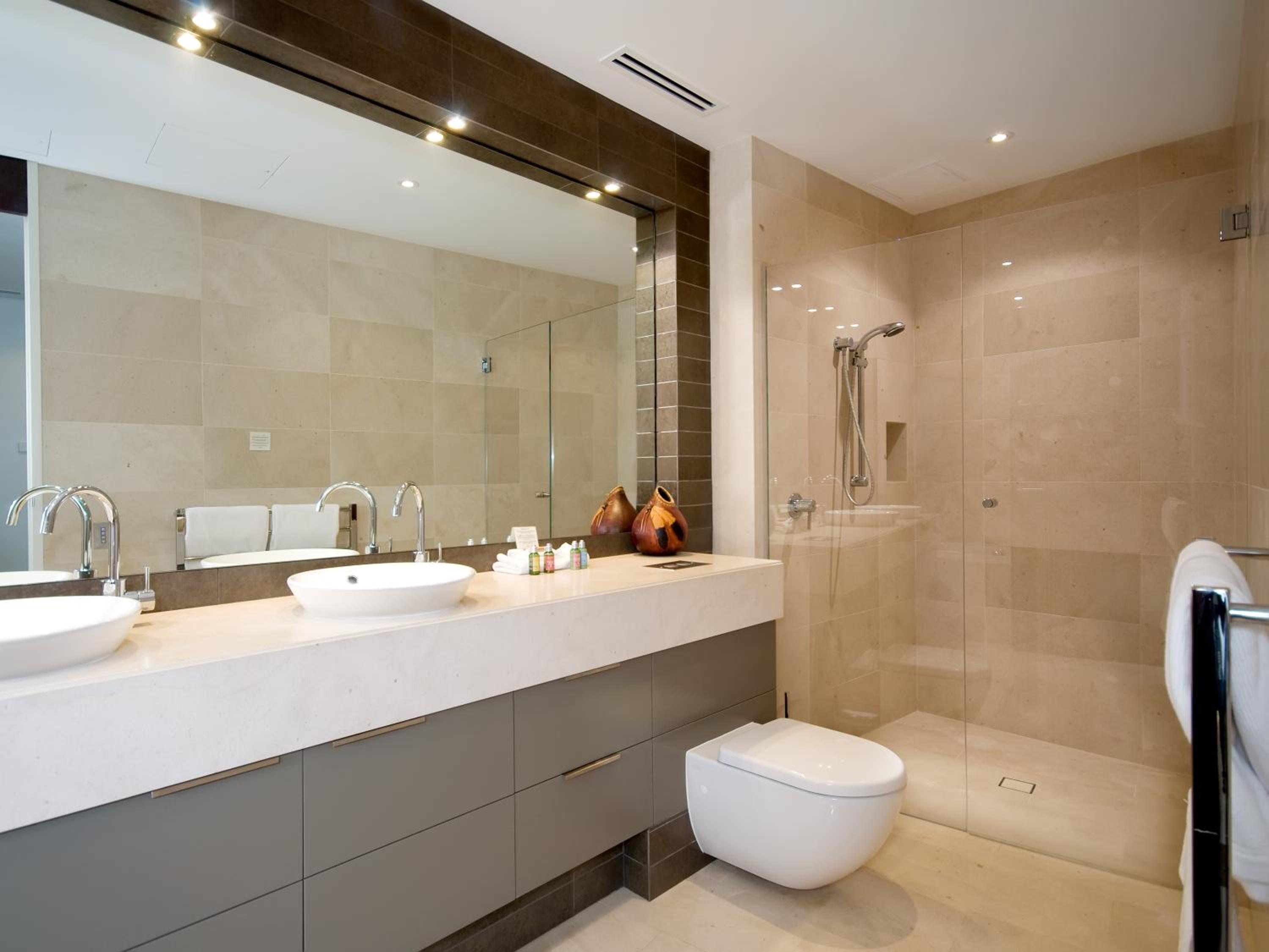 Luxury One-Bedroom Apartment - Pool Level 104 photo 2