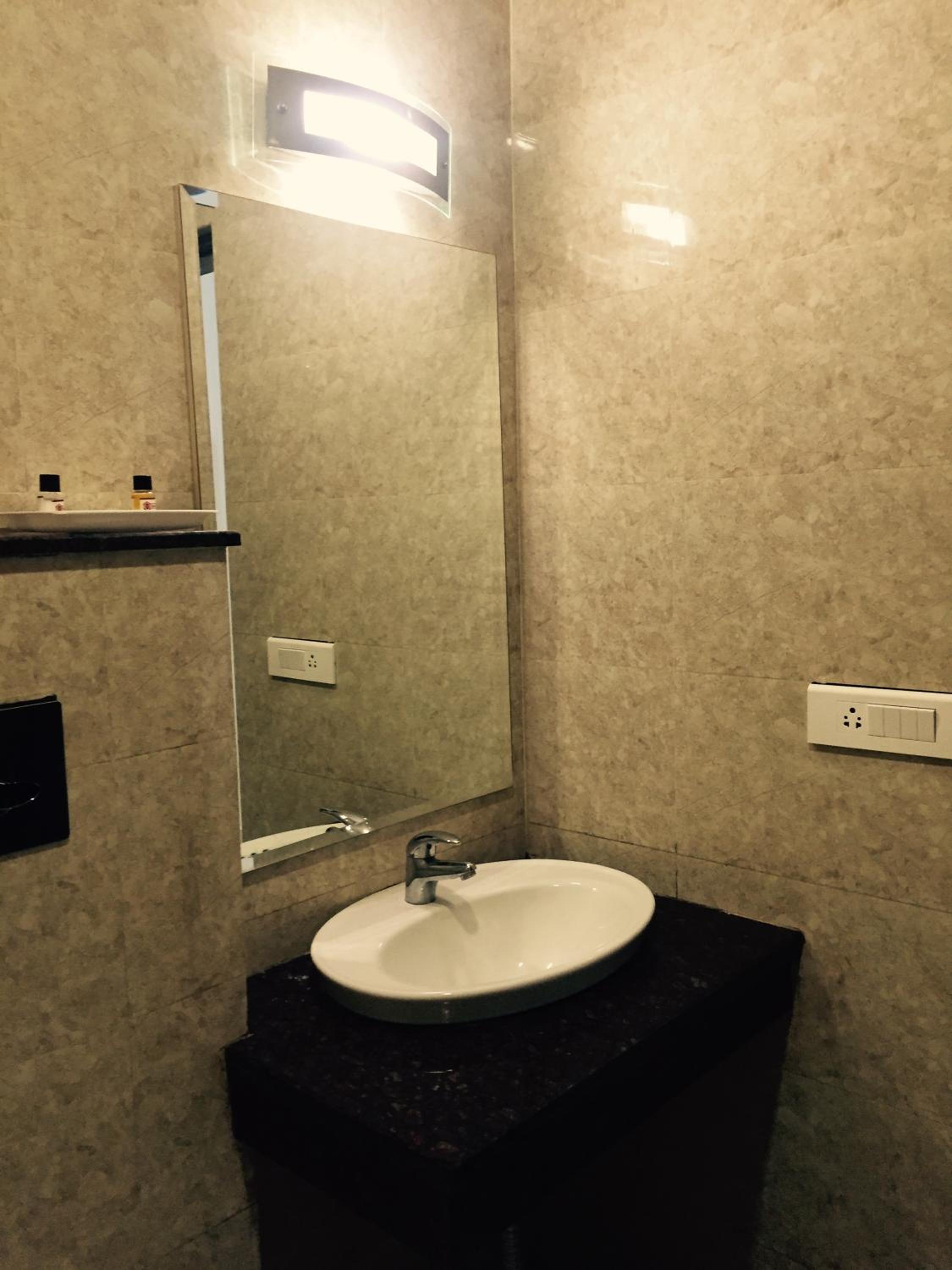 Deluxe Room - Photo 7