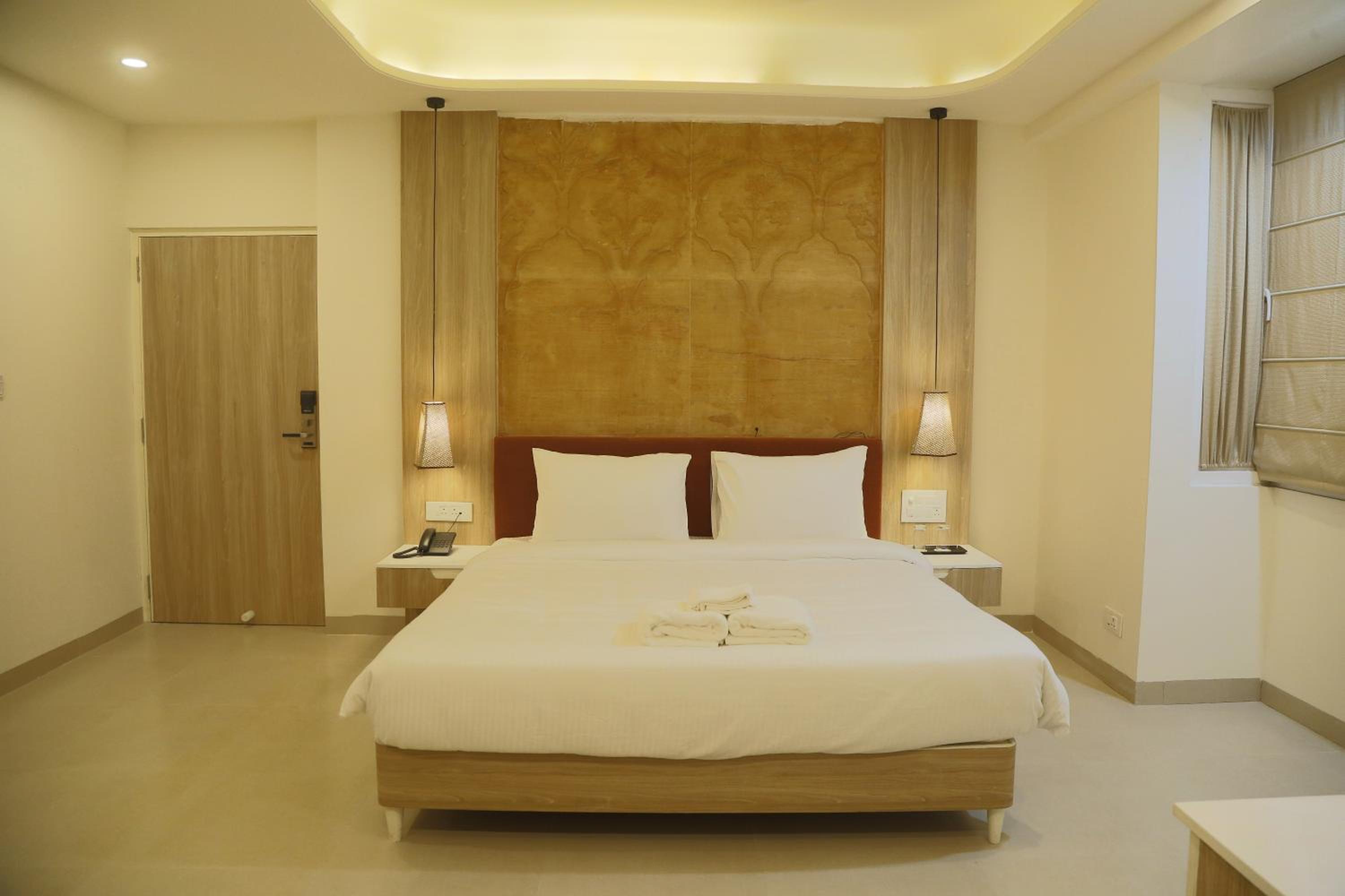 Deluxe Room - Photo 1