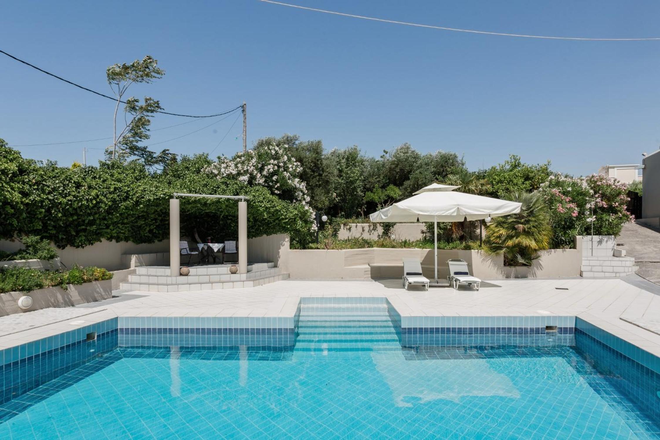 LUX STUDIO IN 4* SECLUDED VILLA WITH POOL - Photo 9