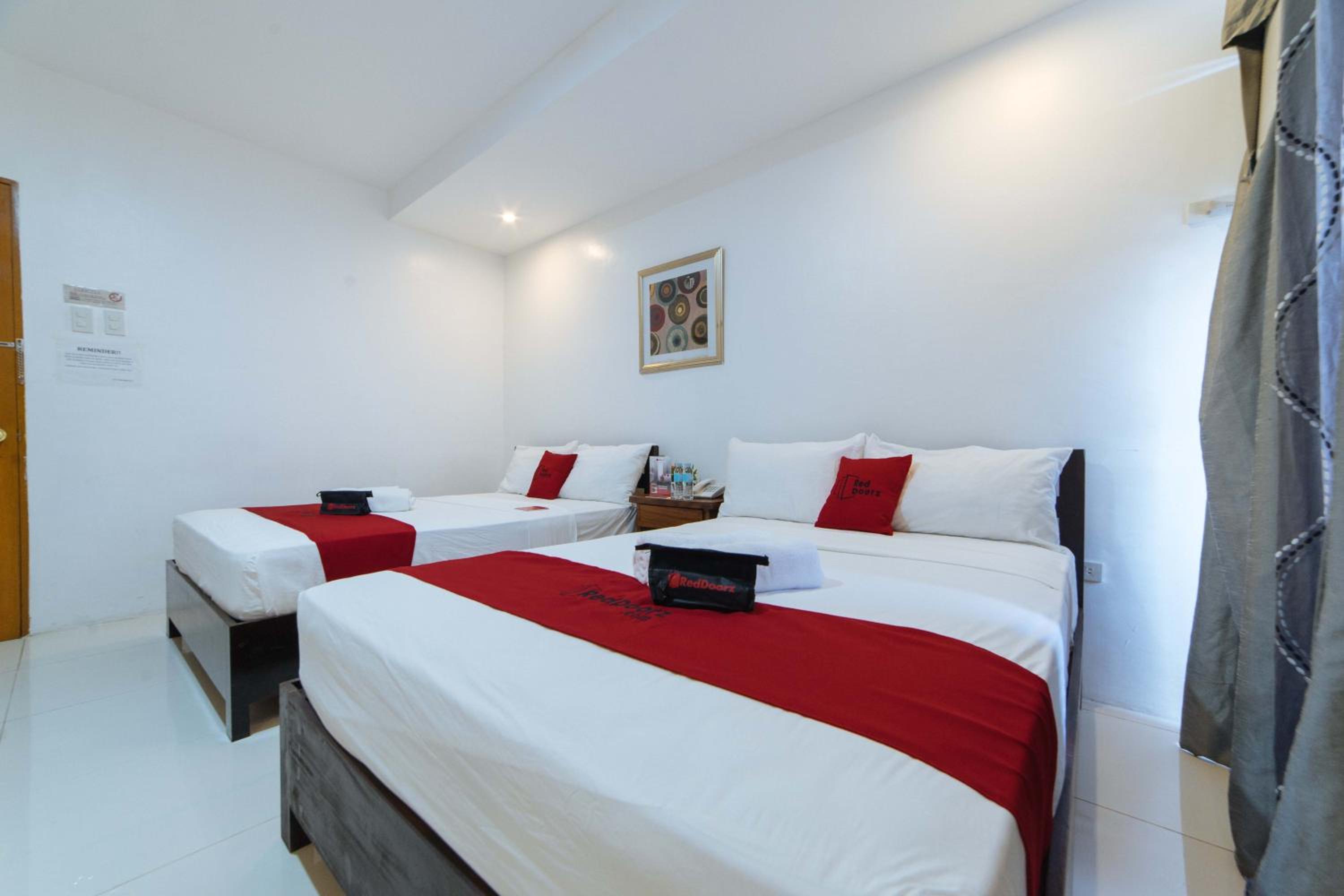 Deluxe Room - Photo 6