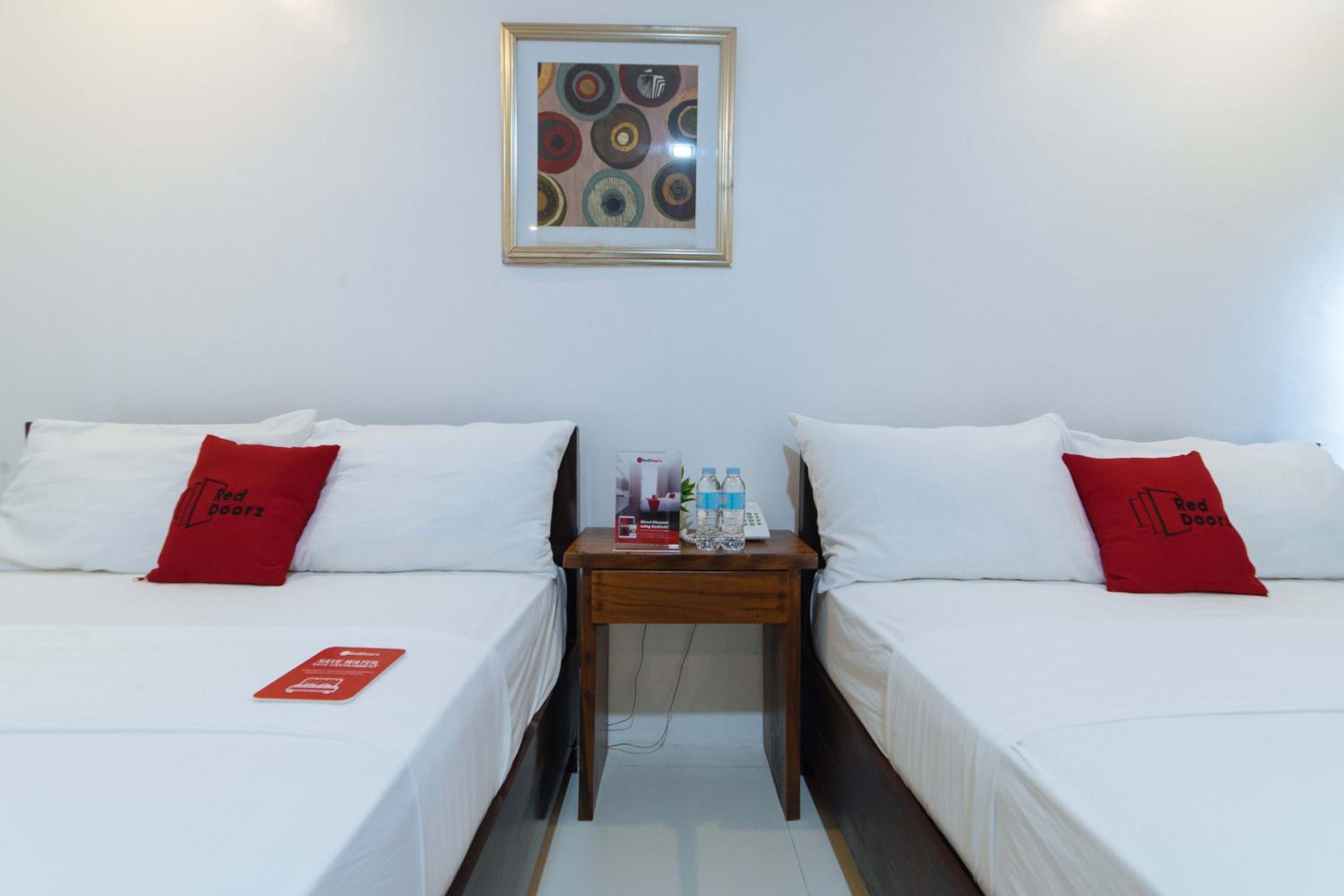 Deluxe Room - Photo 2
