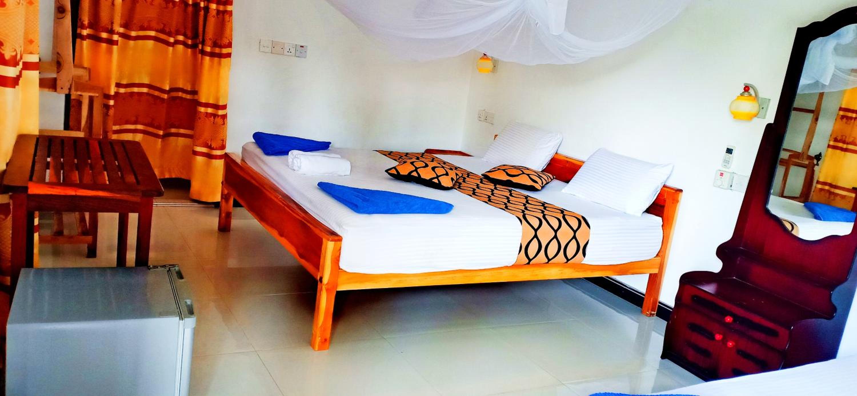 Deluxe Double Room with Balcony photo 2