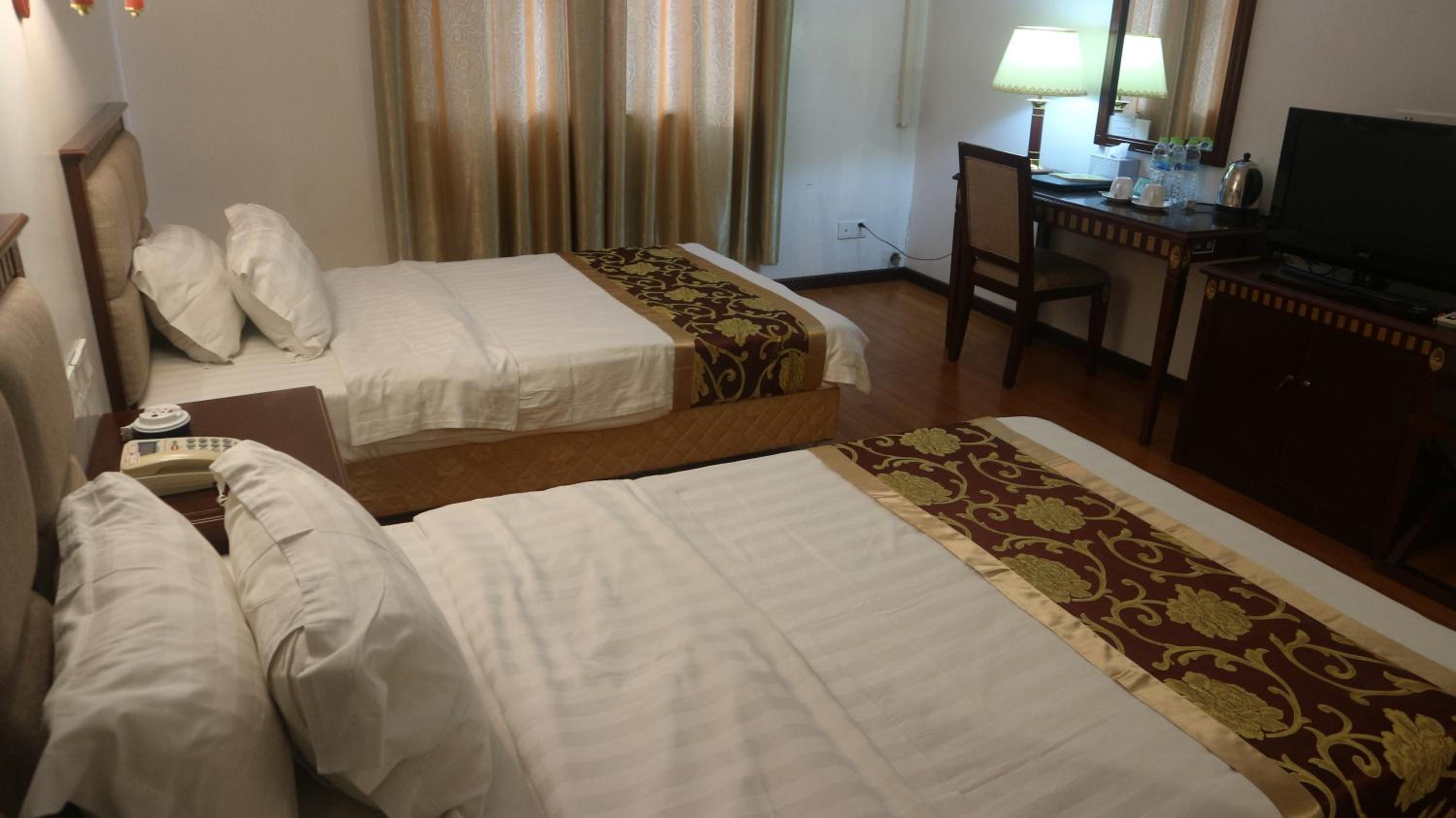 Twin Room - Photo 3