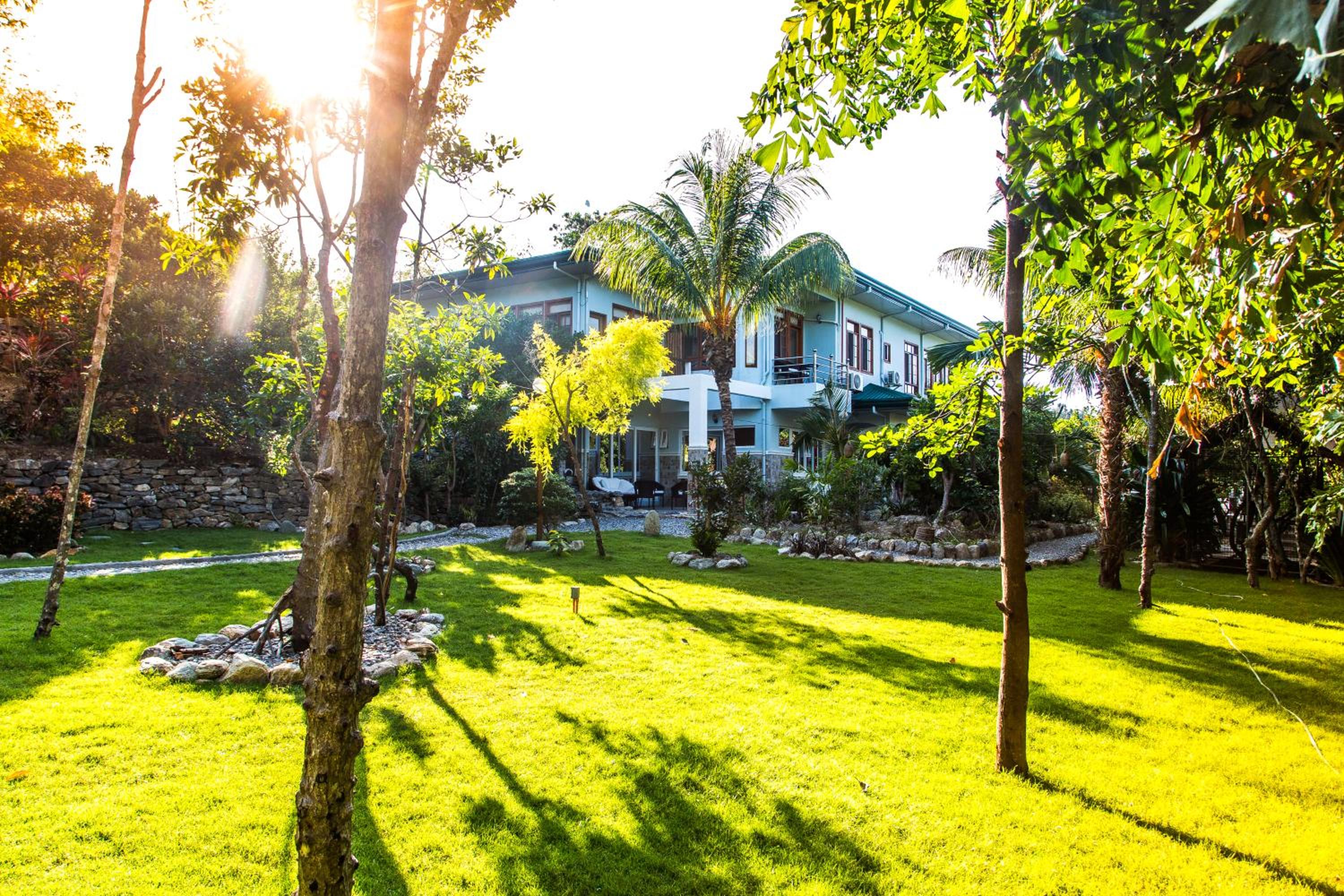 Premium Deluxe Quadruple - Garden View Family Suites photo 2