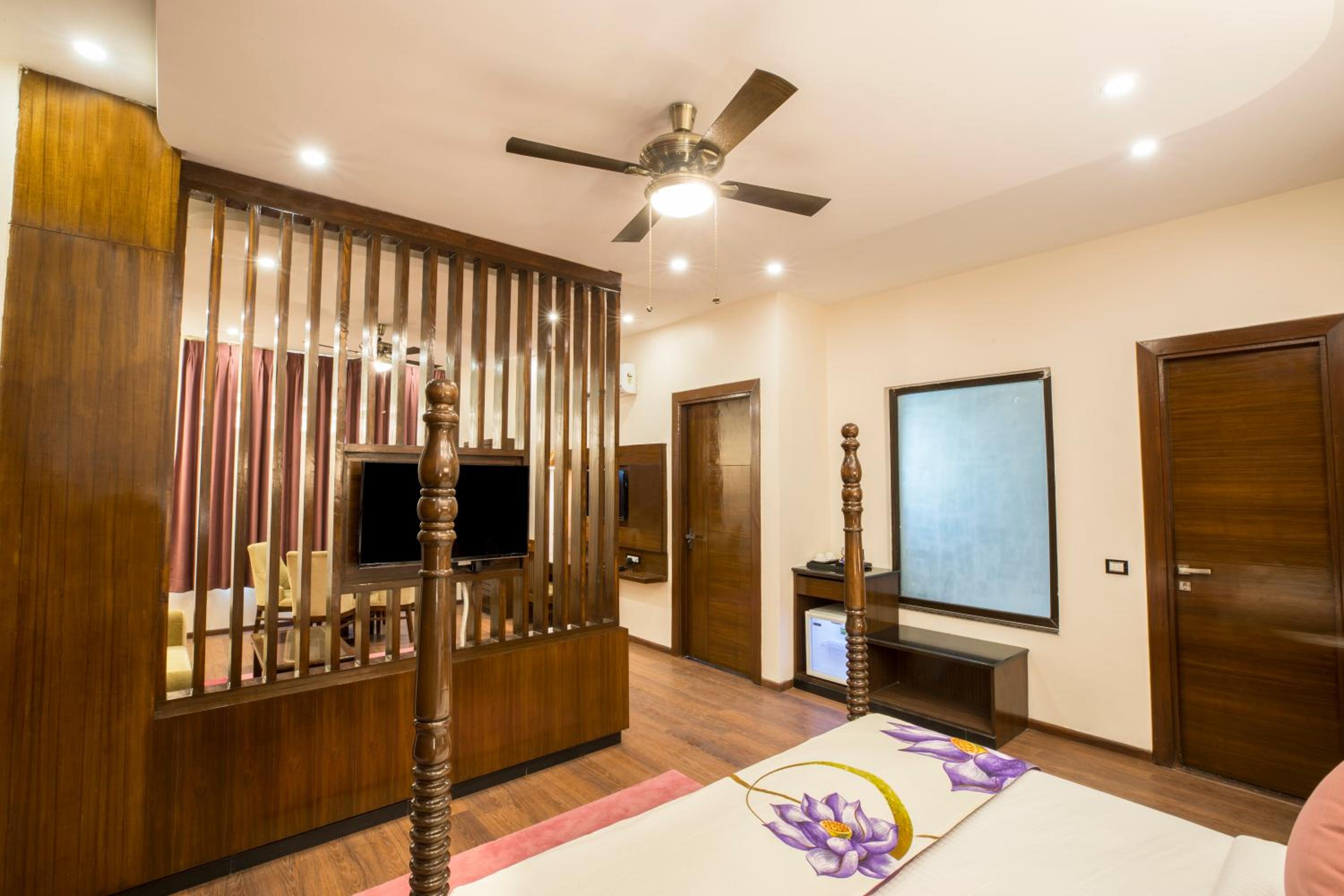 Suite - Photo 9