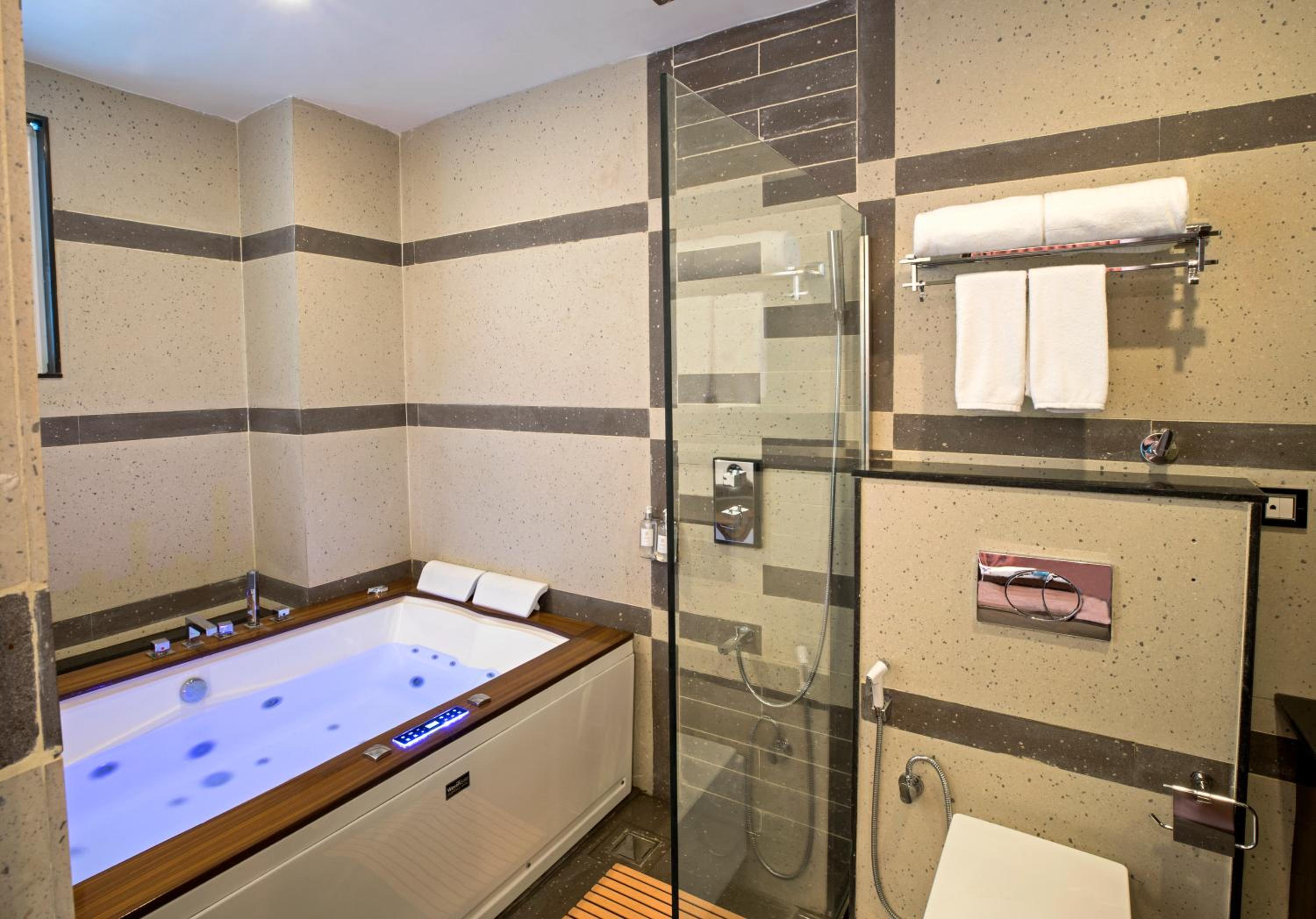 Suite - Photo 2