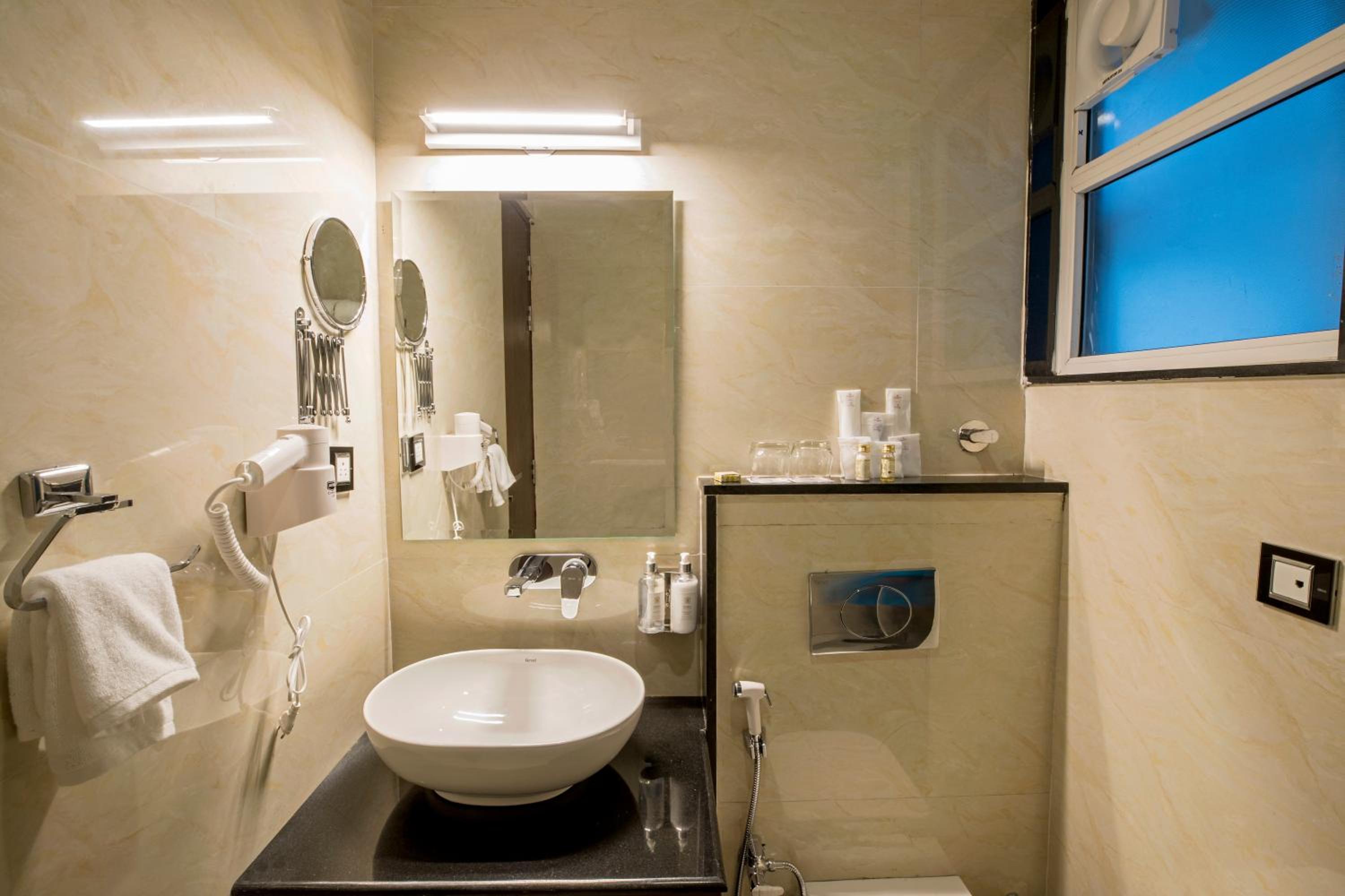 Deluxe Twin Room - Photo 4
