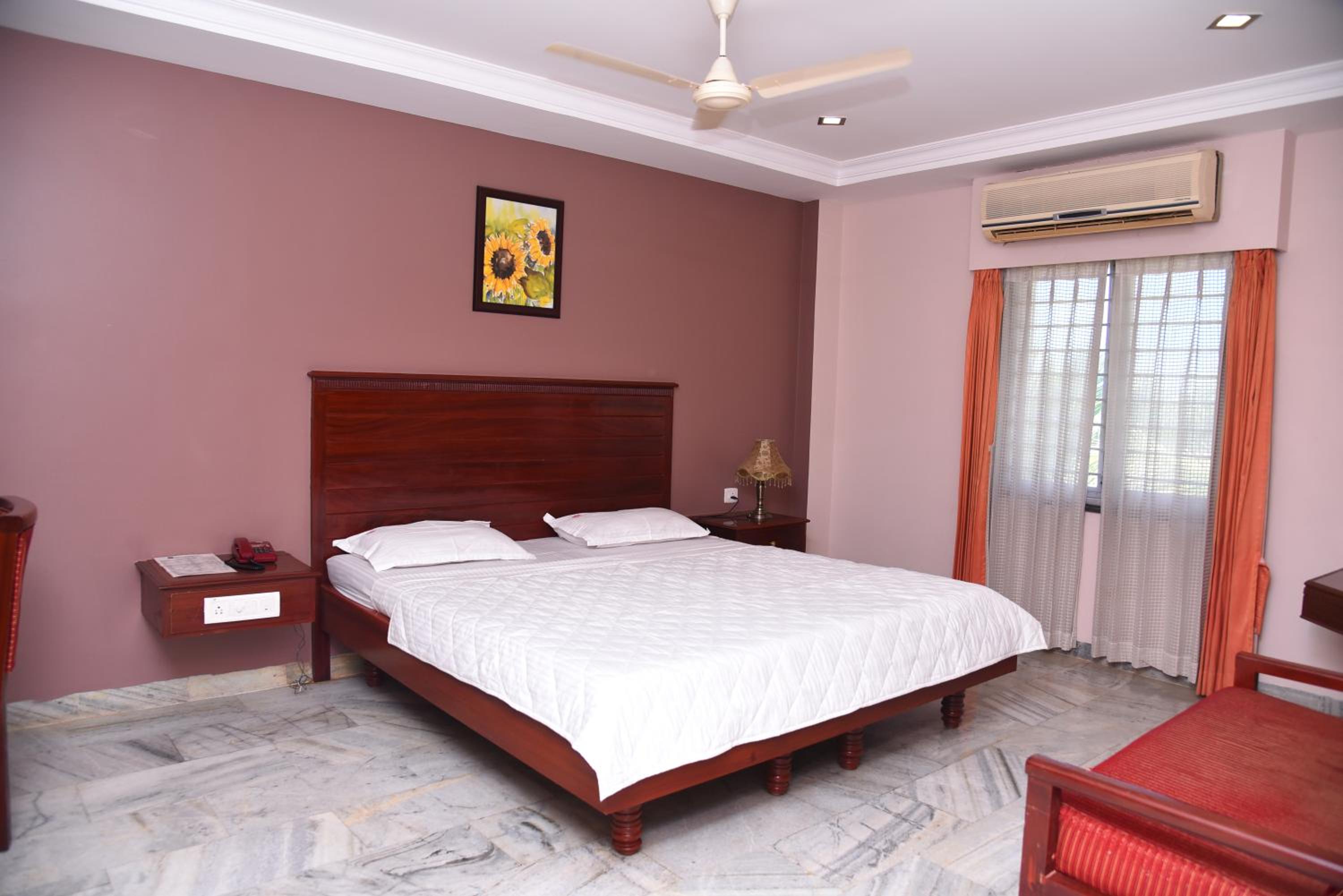 Deluxe Double Room photo 2