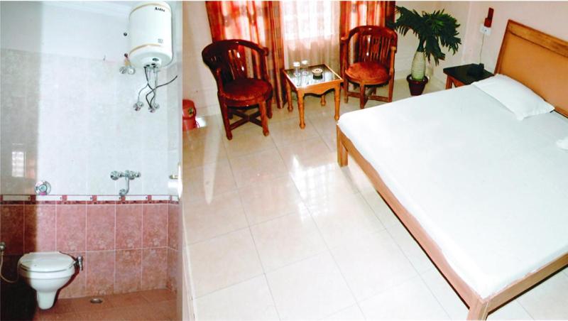 Double Room with Fan - Photo 4