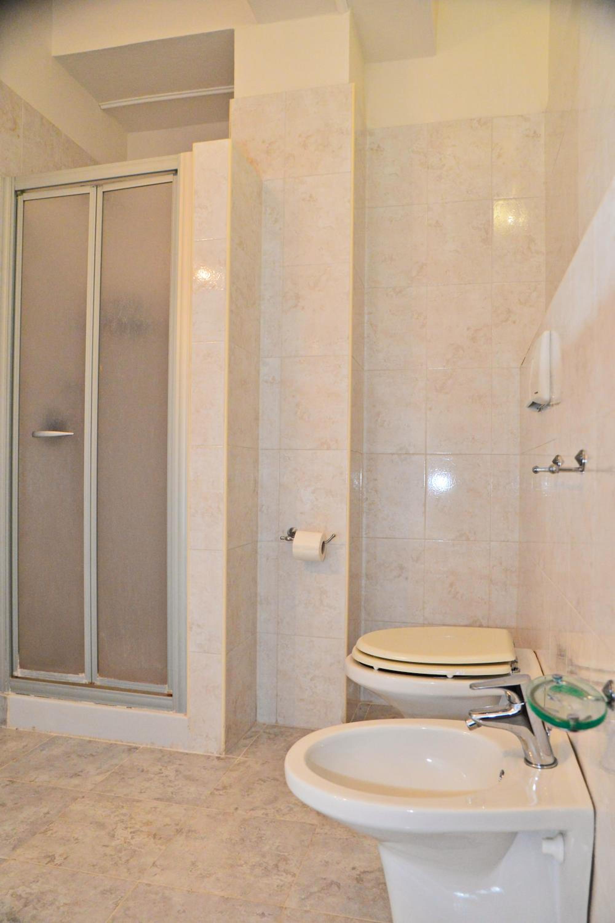 Double or Twin Room - Photo 3